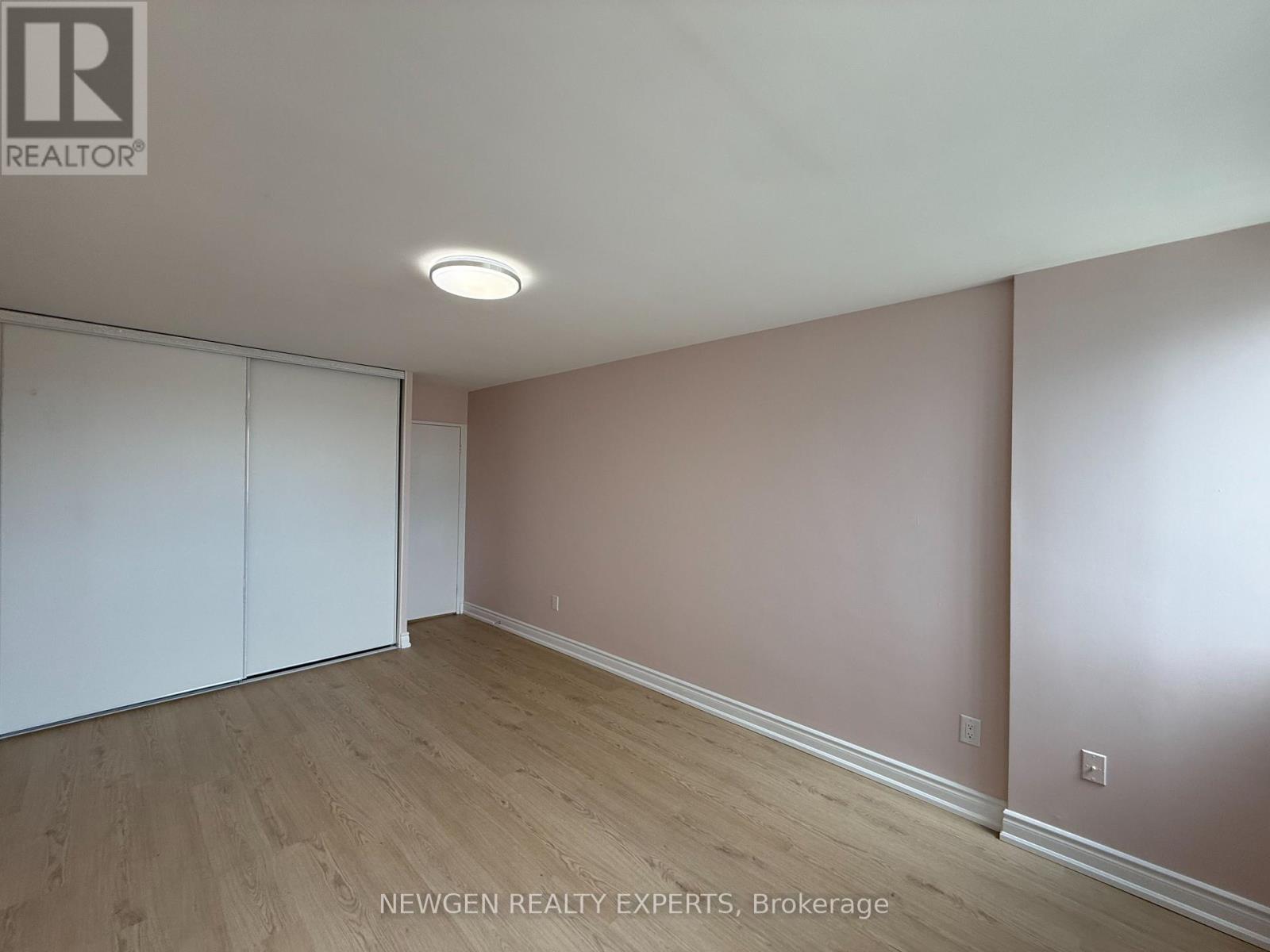 502 - 3 Massey Square, Toronto, Ontario M4C 5L5 - Photo 27 - E13667566