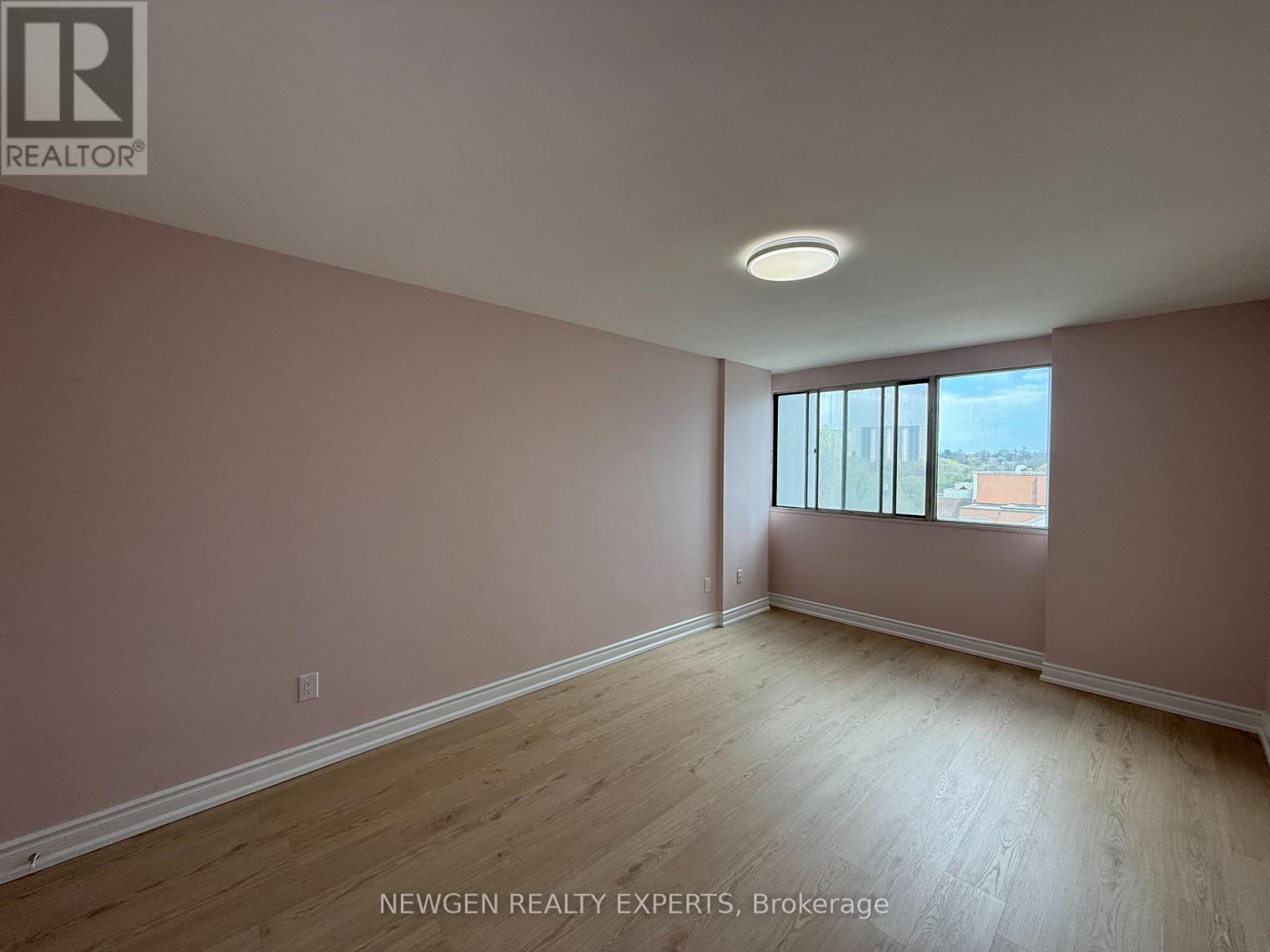 502 - 3 Massey Square, Toronto, Ontario M4C 5L5 - Photo 28 - E13667566