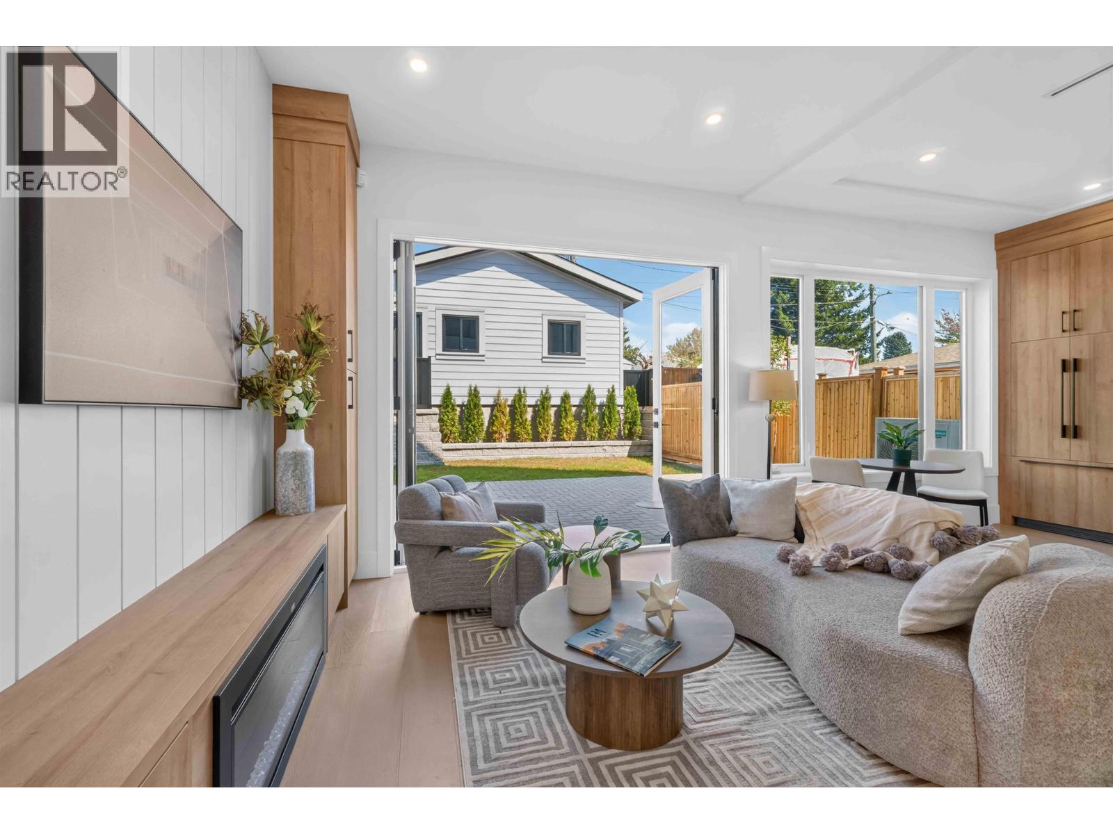 2 3271 E Georgia Street, Vancouver, British Columbia  V5K 2L2 - Photo 12 - R3155089