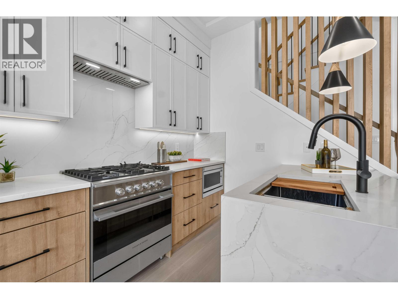 2 3271 E Georgia Street, Vancouver, British Columbia  V5K 2L2 - Photo 5 - R3155089