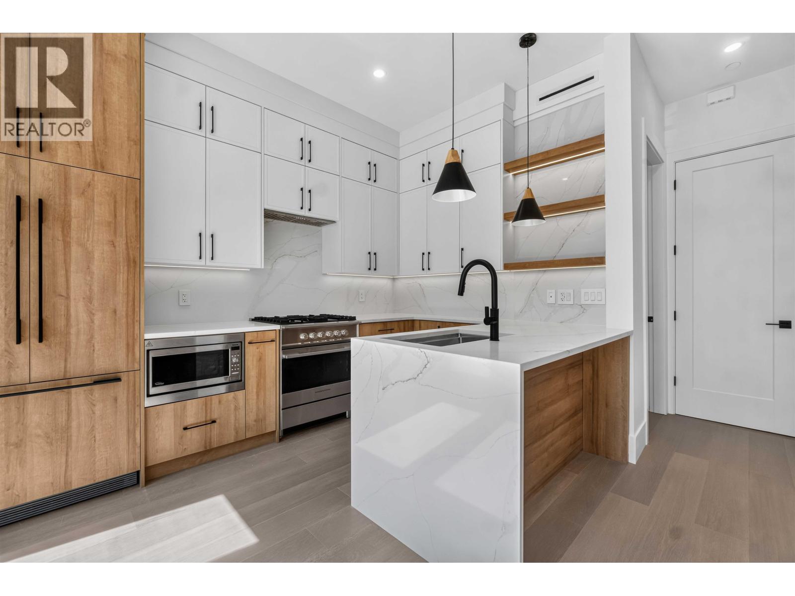1 3271 E Georgia Street, Vancouver, British Columbia  V5K 2L2 - Photo 4 - R3155096