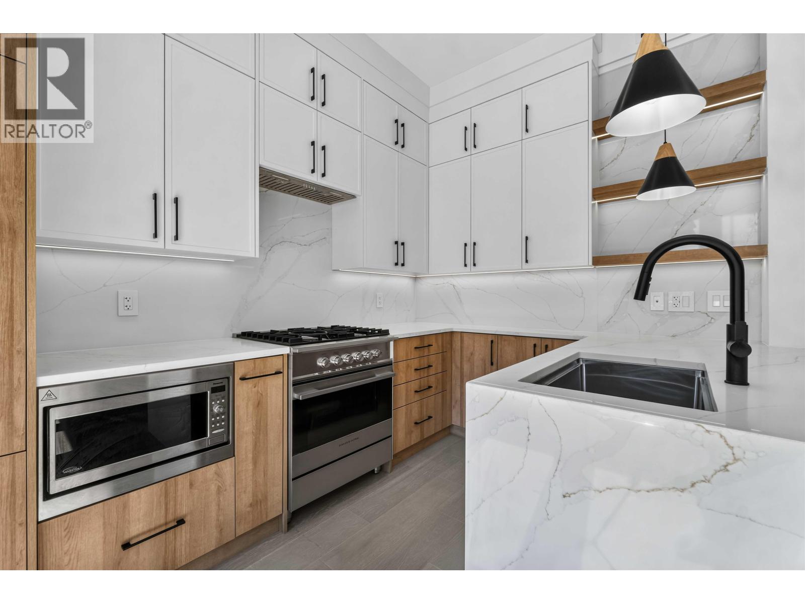 1 3271 E Georgia Street, Vancouver, British Columbia  V5K 2L2 - Photo 5 - R3155096