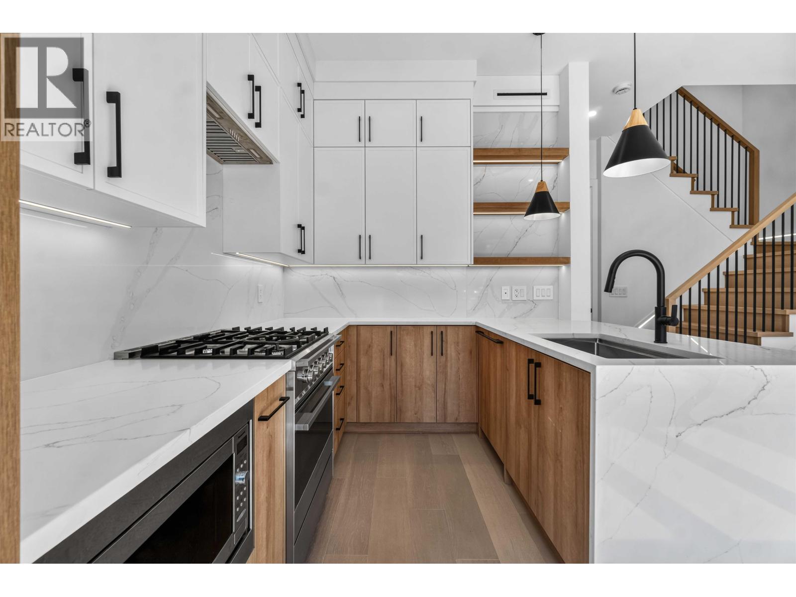 1 3271 E Georgia Street, Vancouver, British Columbia  V5K 2L2 - Photo 6 - R3155096