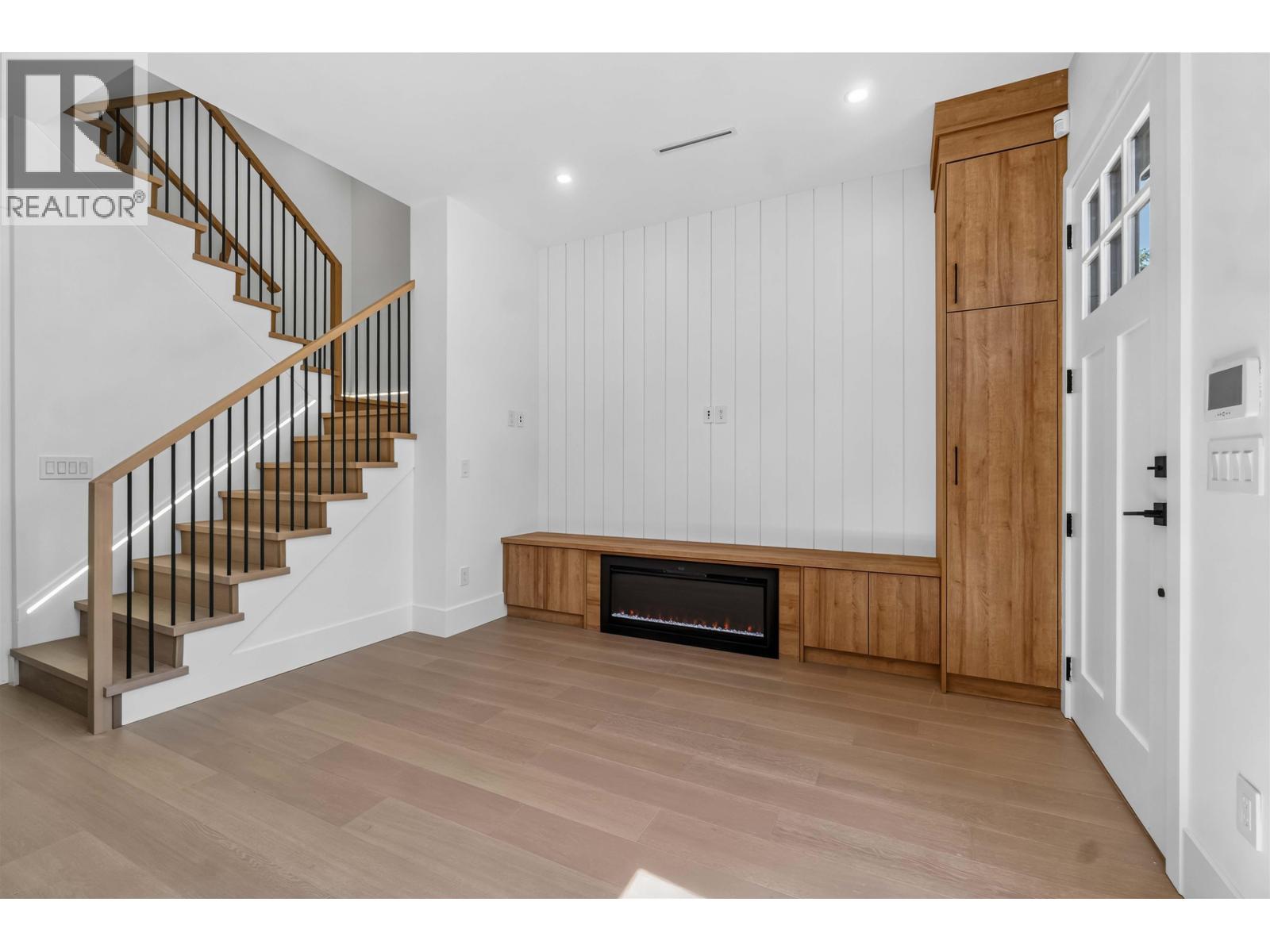 1 3271 E Georgia Street, Vancouver, British Columbia  V5K 2L2 - Photo 9 - R3155096