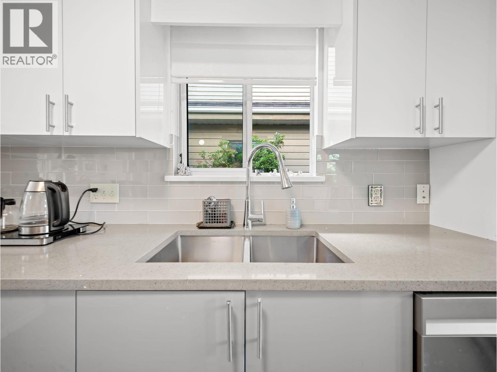 8 815 Tobruck Avenue, North Vancouver, British Columbia  V7P 1V9 - Photo 7 - R3155107