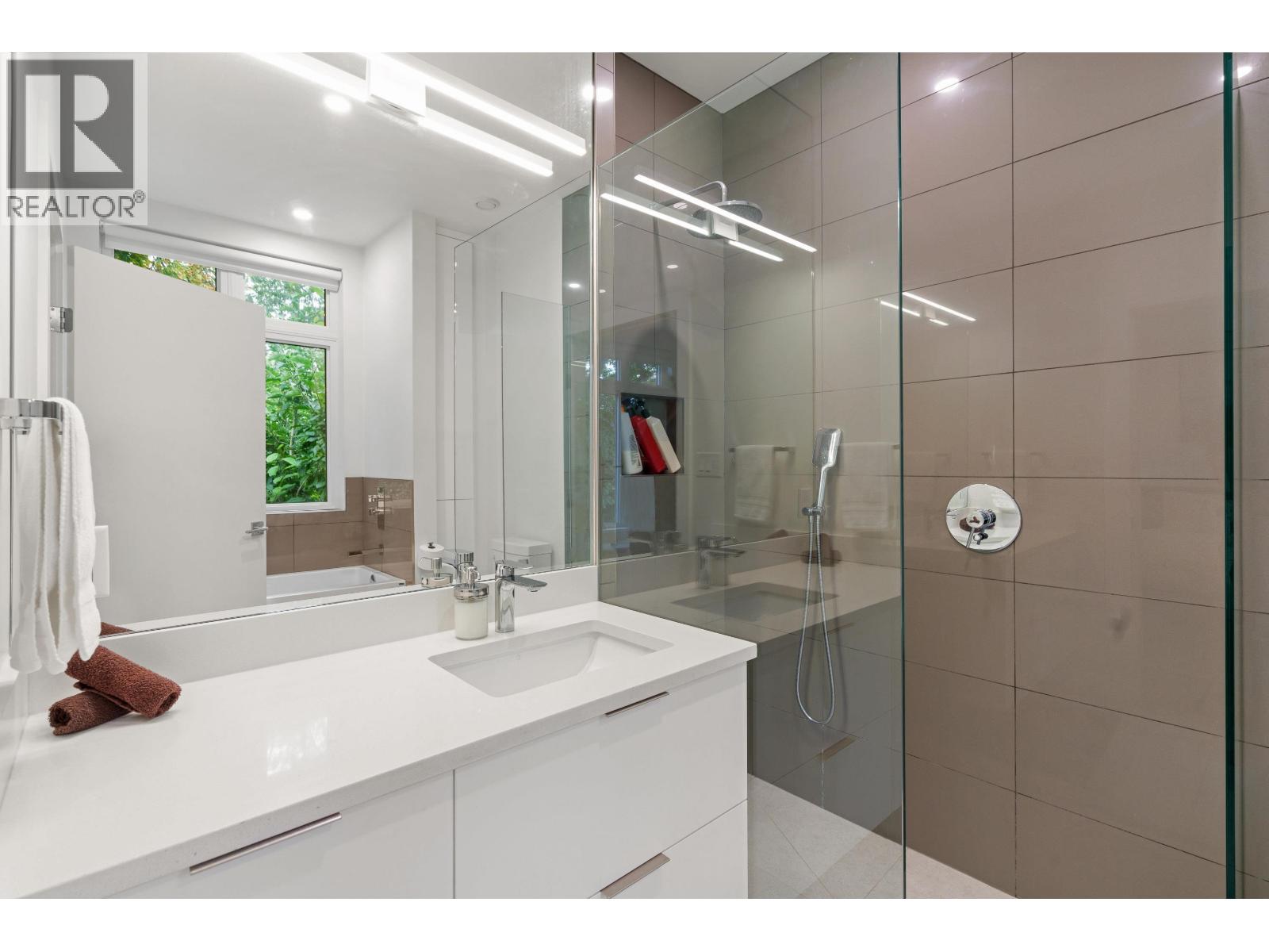2727 W 14th Avenue, Vancouver, British Columbia  V6K 2X1 - Photo 12 - R3155134