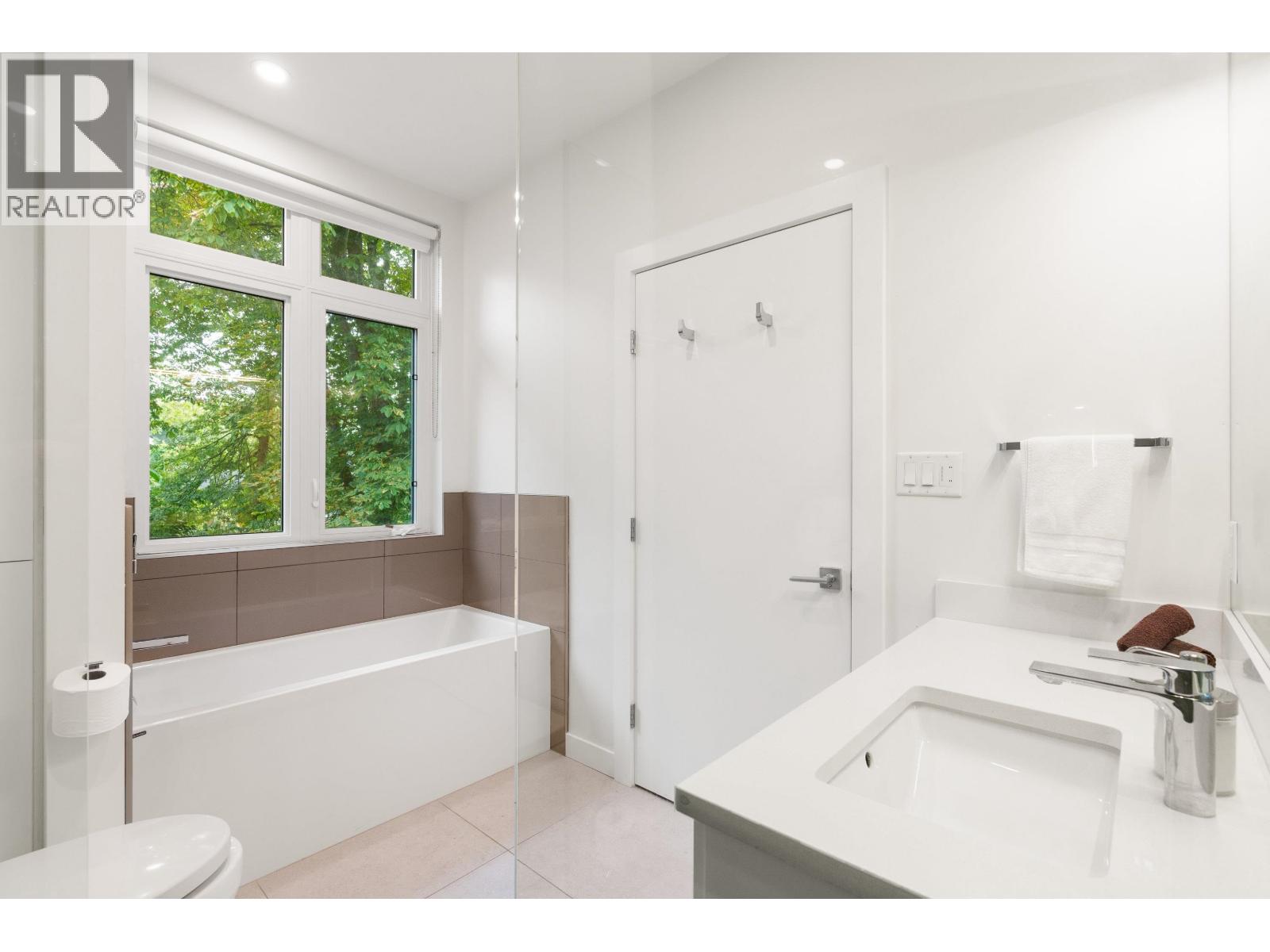 2727 W 14th Avenue, Vancouver, British Columbia  V6K 2X1 - Photo 14 - R3155134