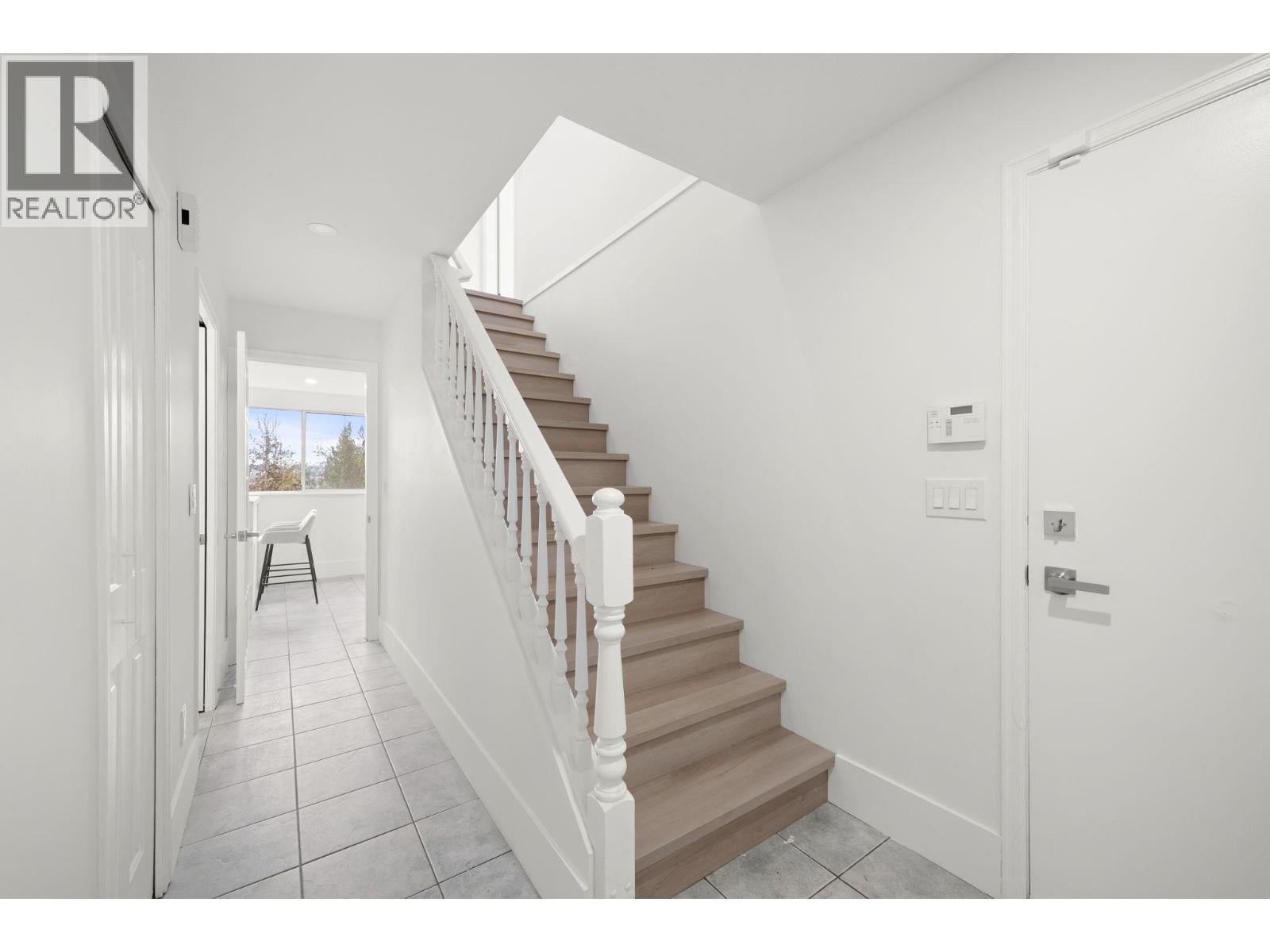 115 Warrick Street, Coquitlam, British Columbia  V3K 5L3 - Photo 2 - R3155130