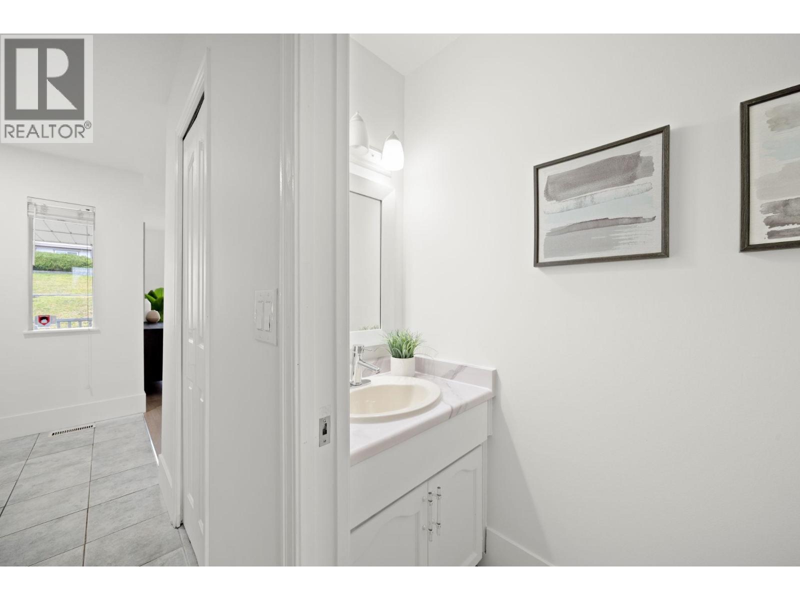 115 Warrick Street, Coquitlam, British Columbia  V3K 5L3 - Photo 3 - R3155130