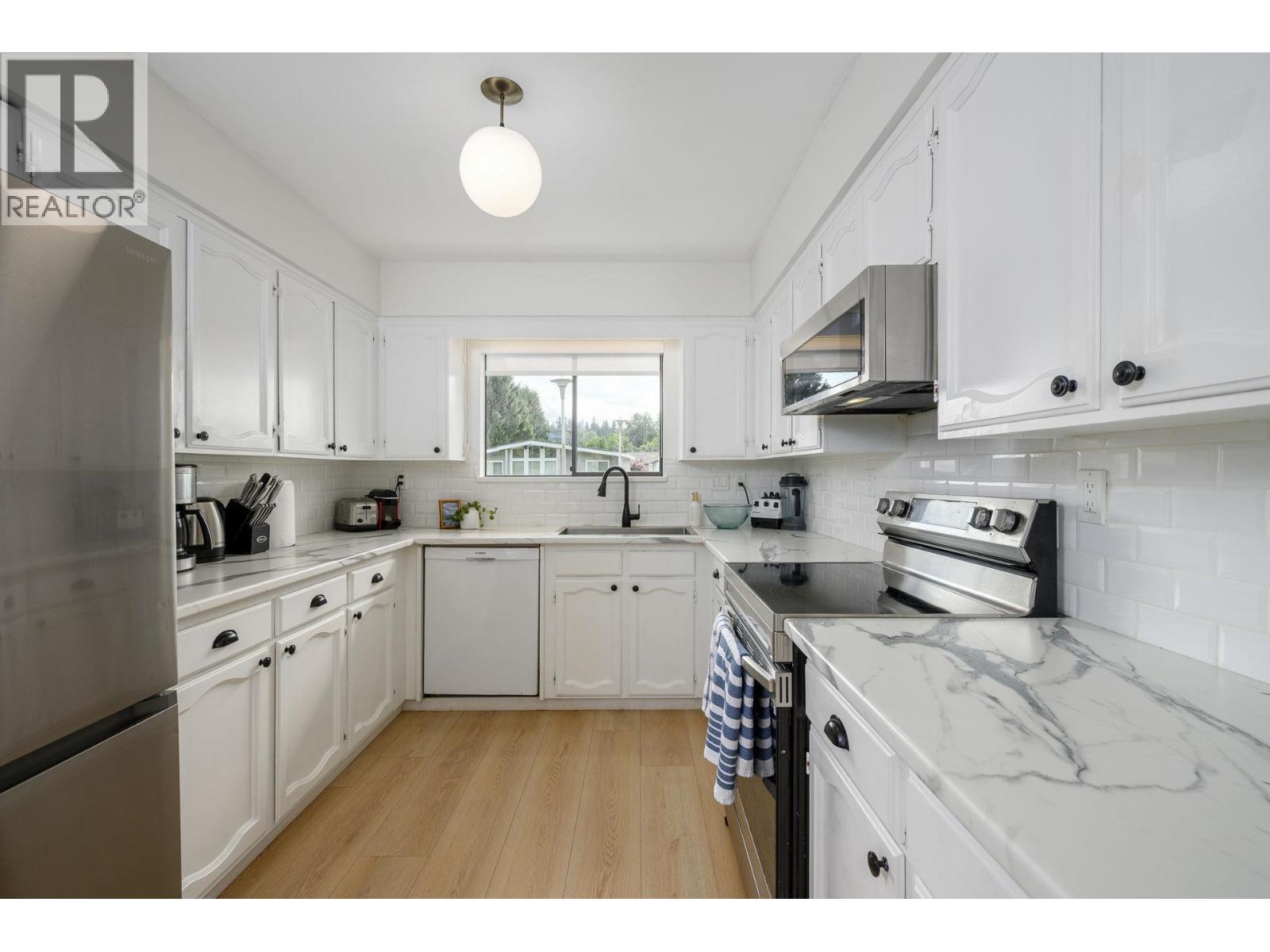 605 Allison Place, New Westminster, British Columbia  V3L 5C1 - Photo 10 - R3155156