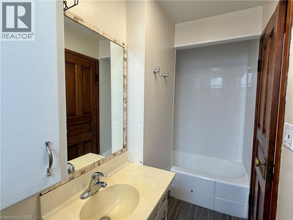31 N Regina Street Unit# F, Waterloo, Ontario  N2J 2Z9 - Photo 13 - 40855177