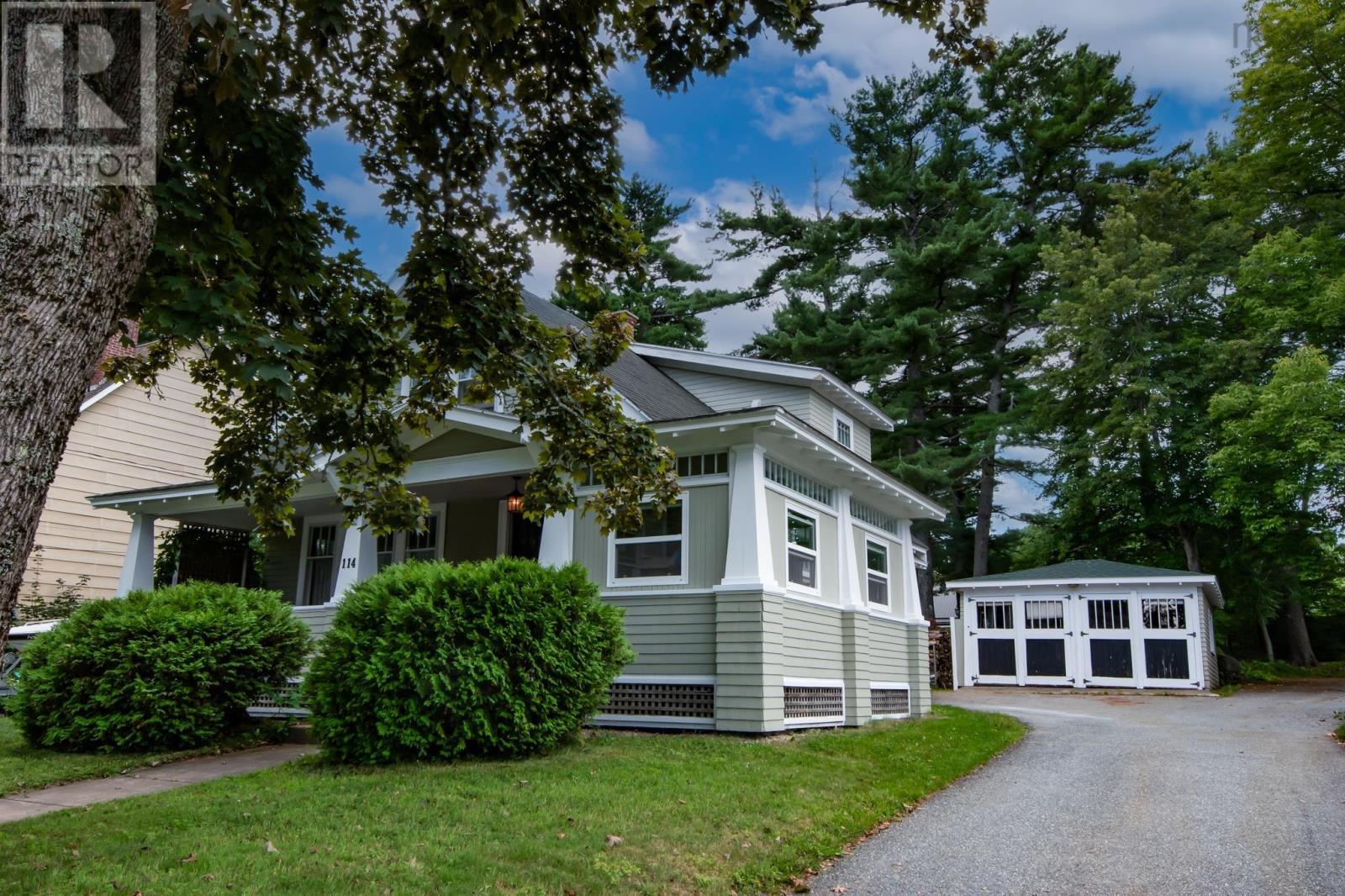 114 Alexandra Avenue, Bridgewater, Nova Scotia  B4V 1H4 - Photo 2 - 202620375