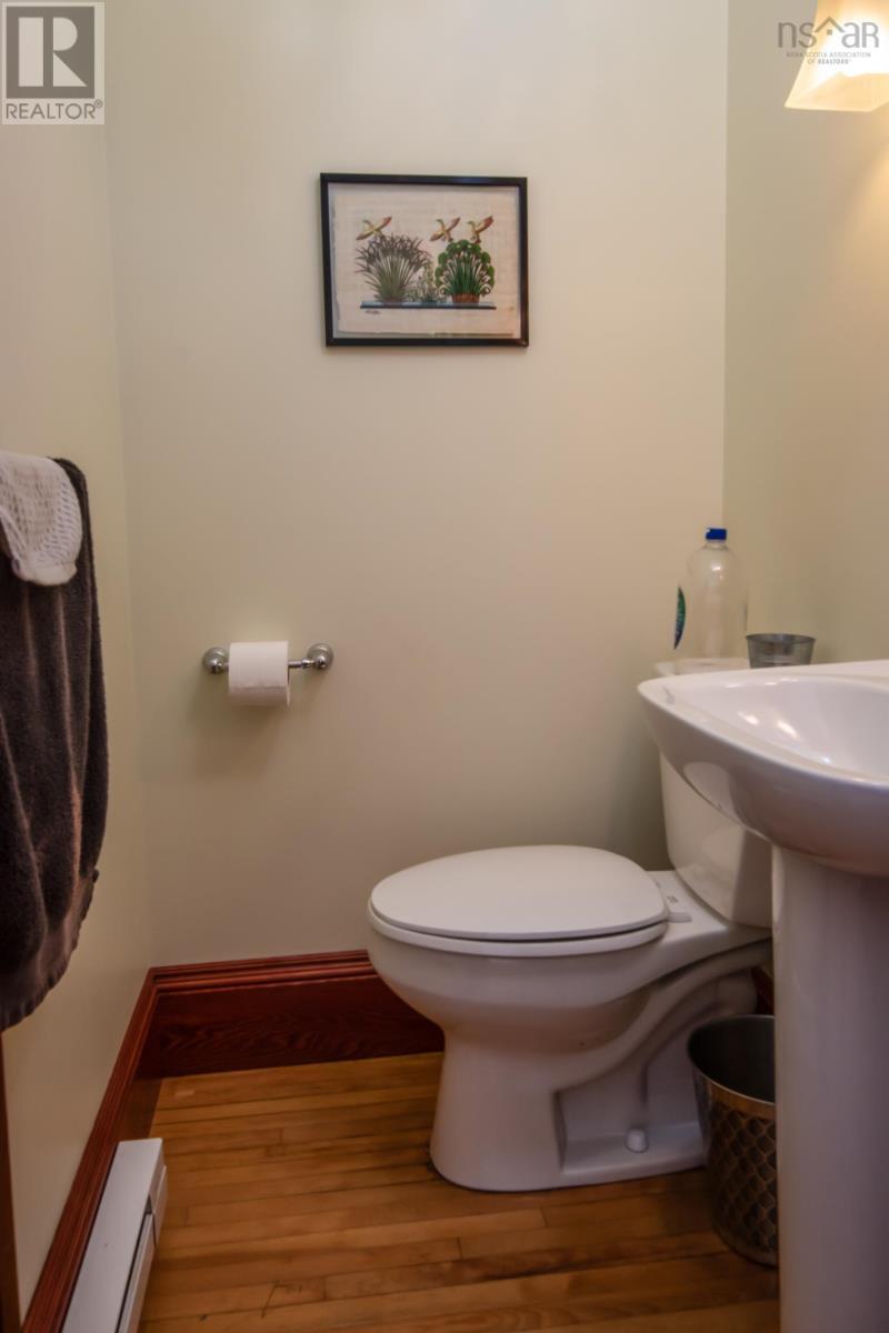 114 Alexandra Avenue, Bridgewater, Nova Scotia  B4V 1H4 - Photo 9 - 202620375