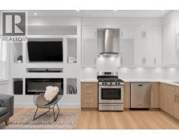 2 1136 E PENDER STREET, Vancouver, British Columbia