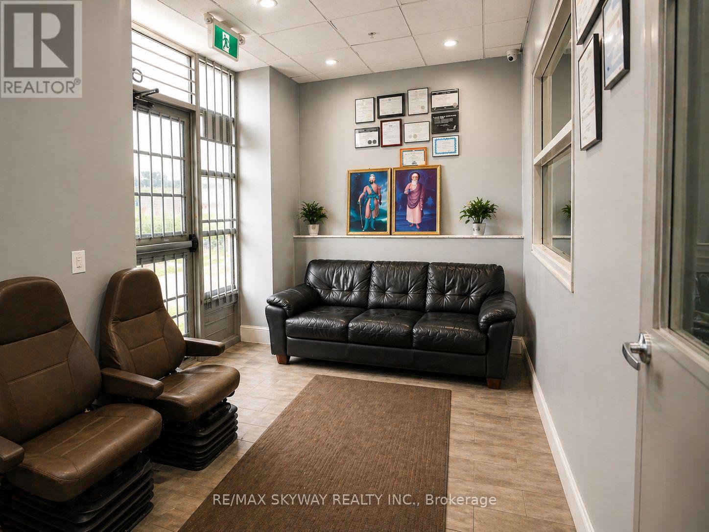 20 - 2070 Steeles Avenue E, Brampton, Ontario  L6T 0J4 - Photo 7 - W13667578