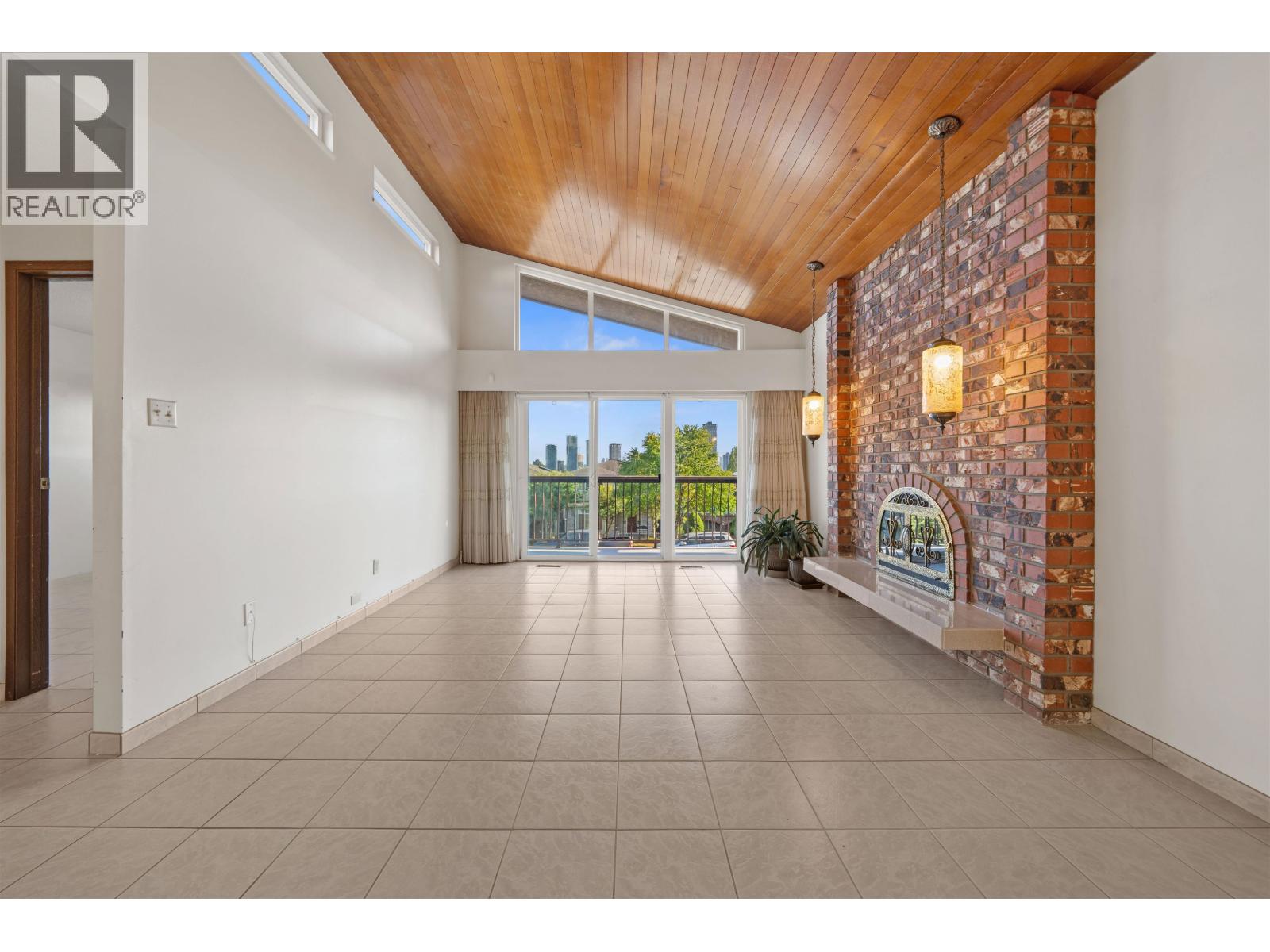 4741 Union Street, Burnaby, British Columbia  V5C 2Y5 - Photo 2 - R3155069