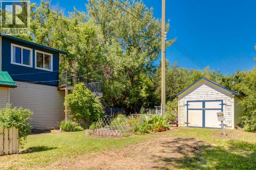235 5 Street, Drumheller, Alberta  T0J 0Y4 - Photo 3 - A2323935