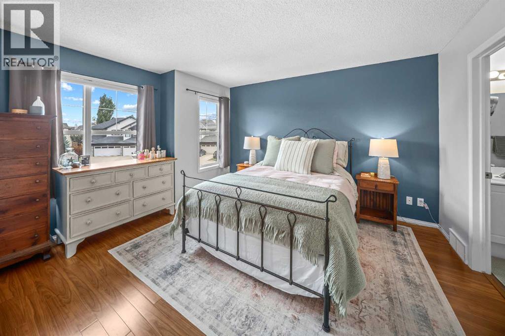 43 Cougar Ridge Bay SW, Calgary, Alberta  T3H 5C4 - Photo 12 - A2335162