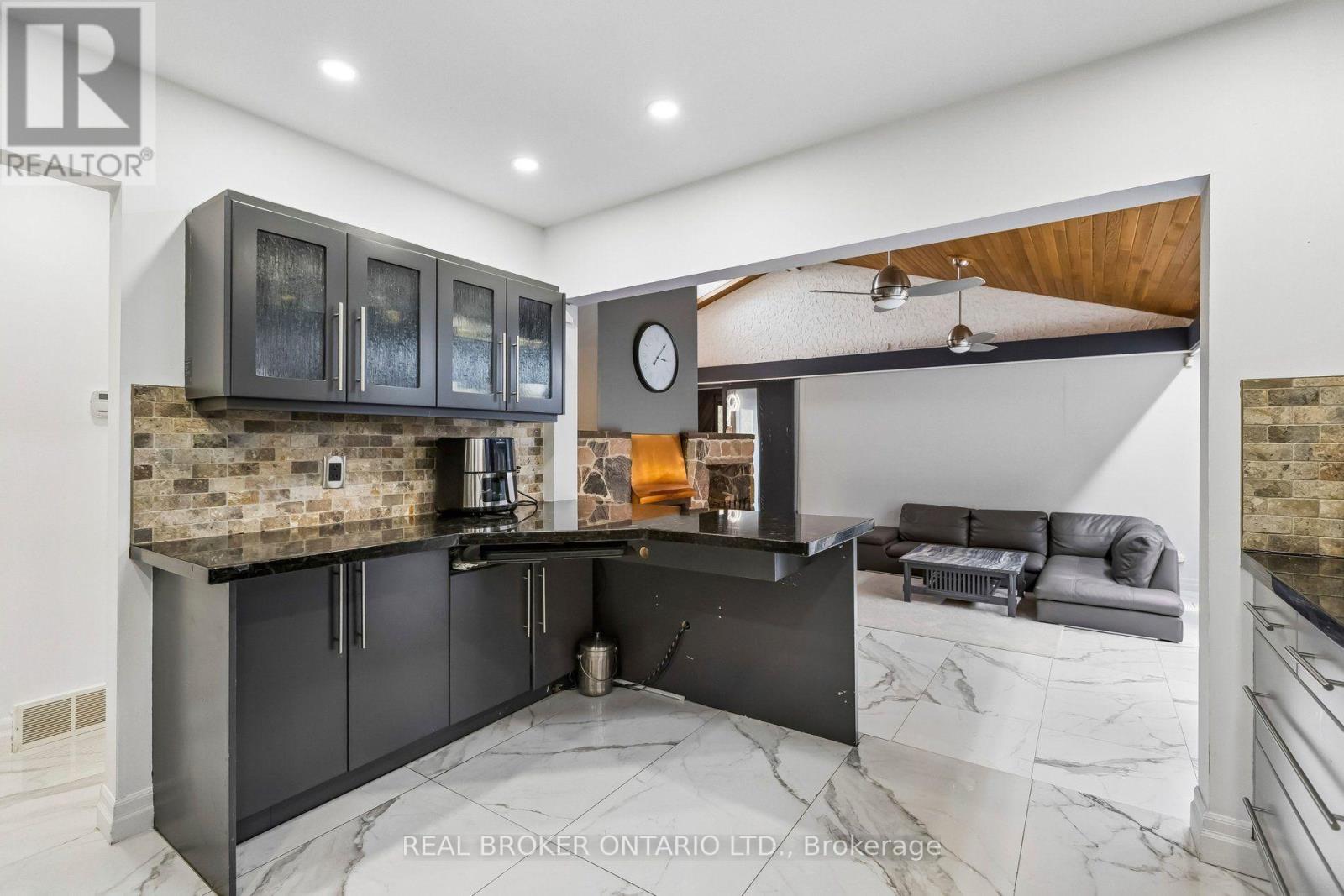 3 Chicopee Terrace, Kitchener, Ontario  N2A 1T2 - Photo 23 - X13667556