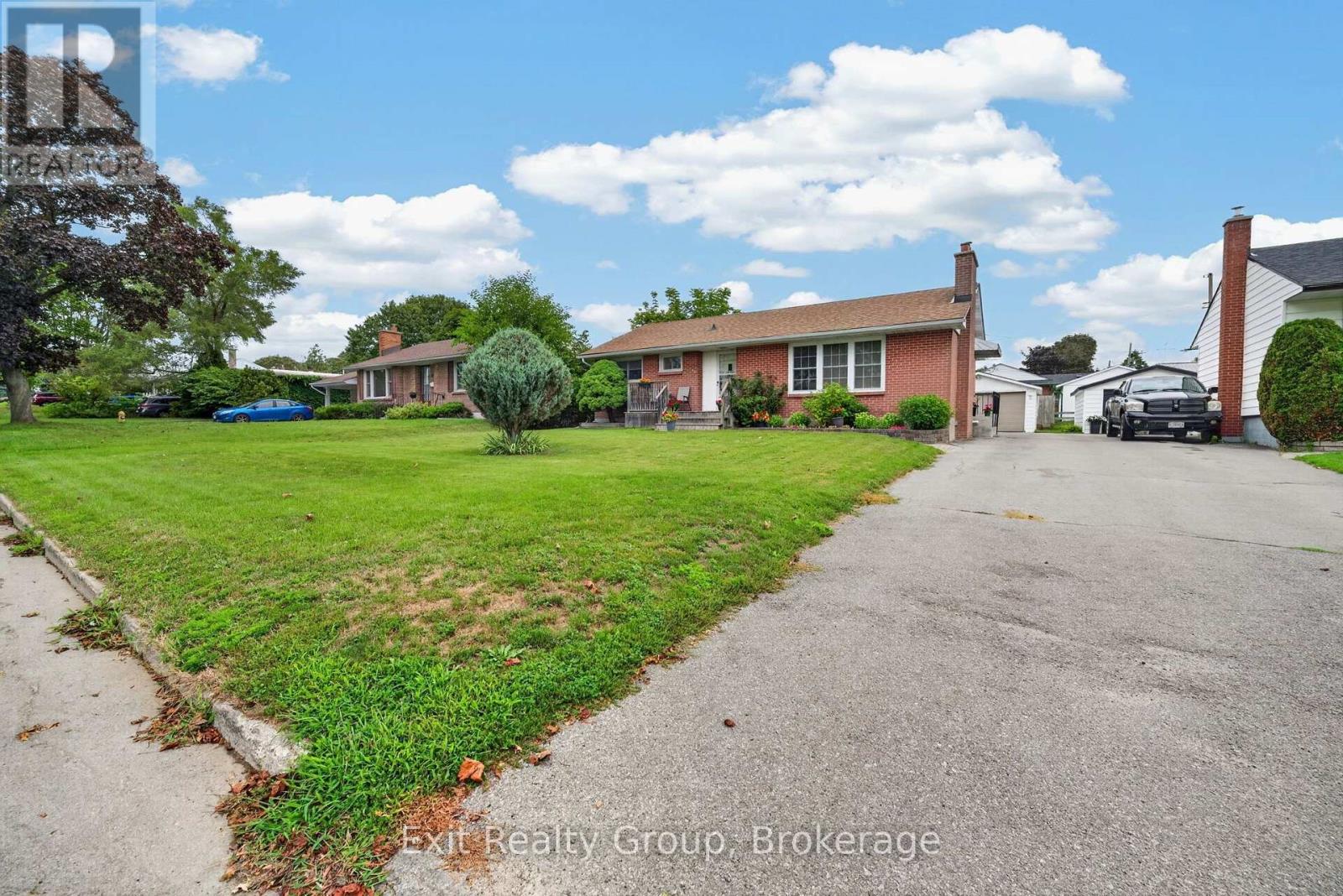 41 Second Avenue, Quinte West, Ontario  K8V 5M5 - Photo 3 - X13665684