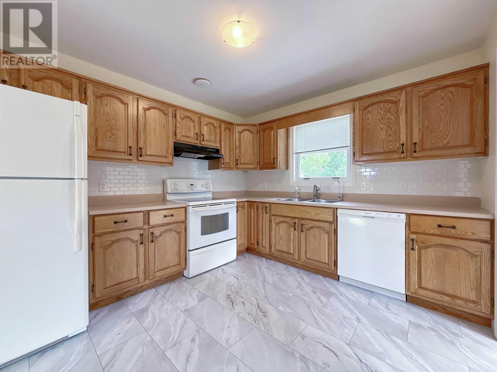 4 Abbey Drive, Charlottetown, Prince Edward Island  C1A 8A3 - Photo 12 - 202620360