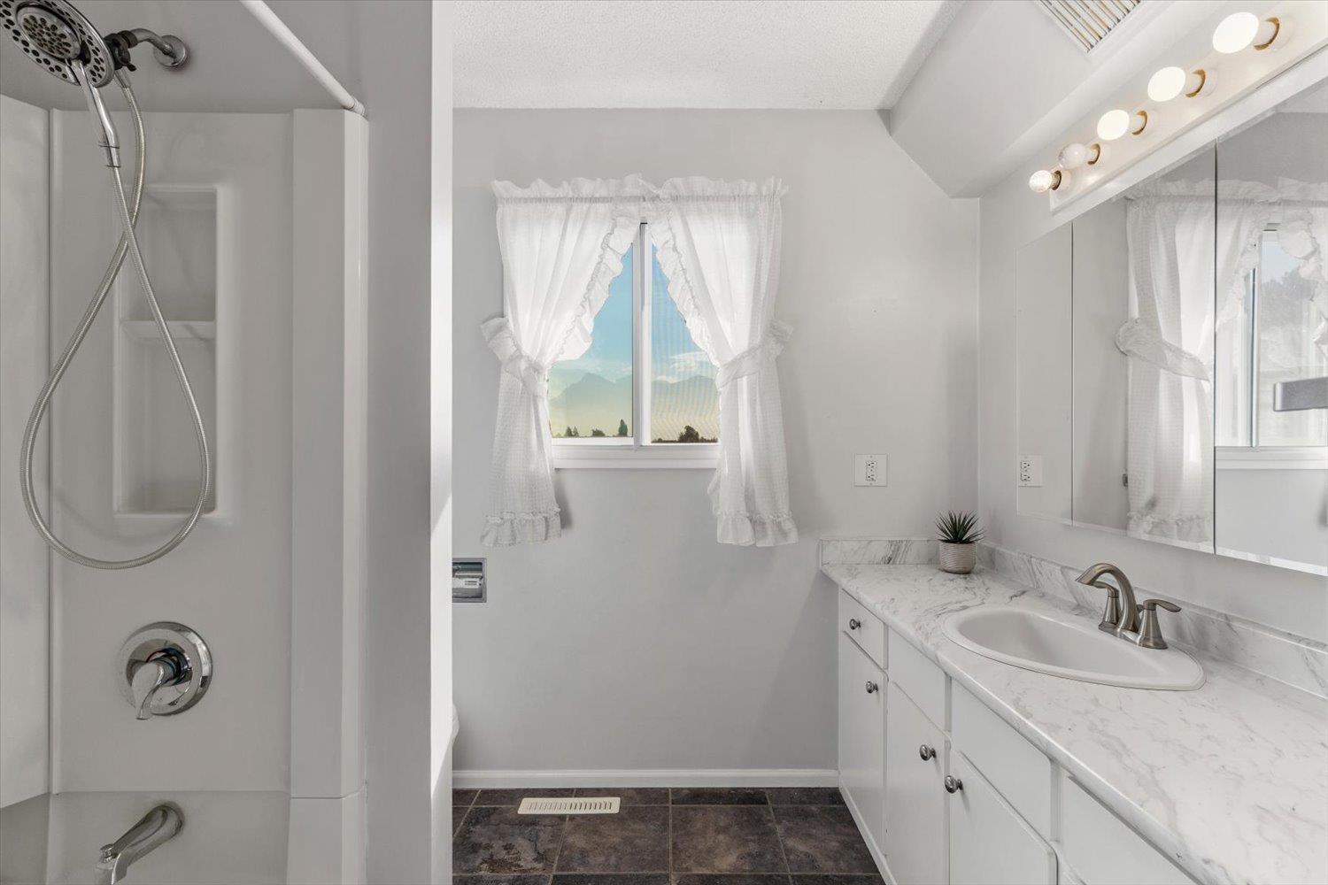 46702 Arbutus Avenue, Chilliwack Proper South, Chilliwack, British Columbia  V2P 6P4 - Photo 20 - R3155052