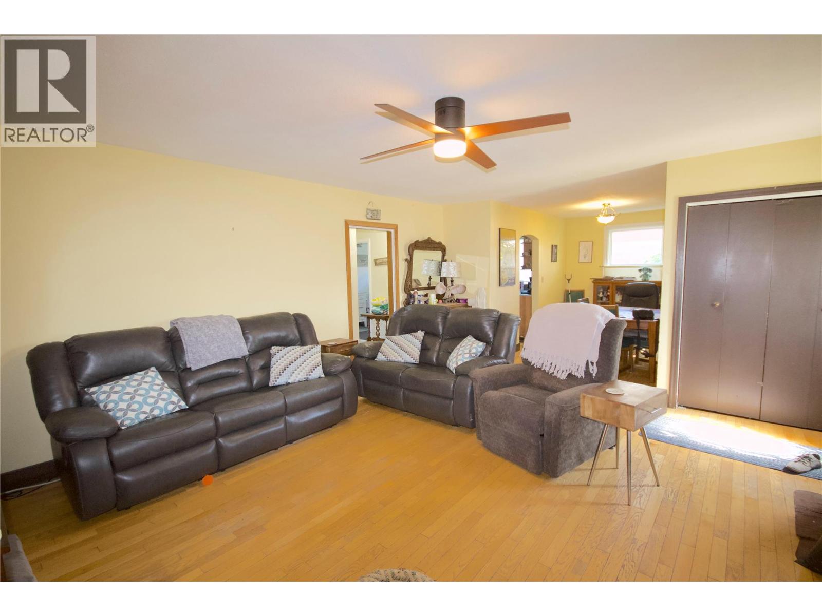 904 107 Avenue, Dawson Creek, British Columbia  V1G 2R4 - Photo 3 - 10395274