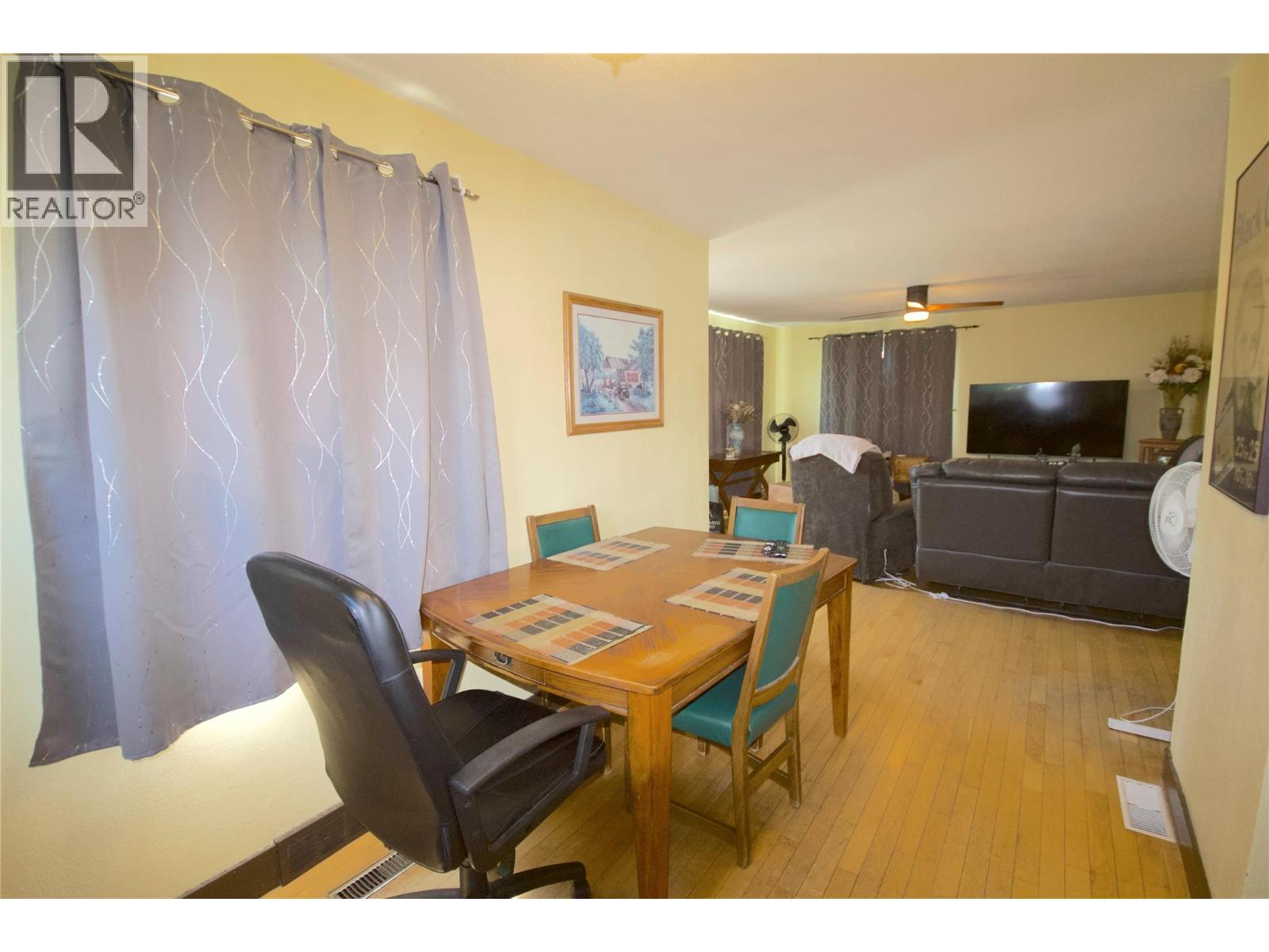 904 107 Avenue, Dawson Creek, British Columbia  V1G 2R4 - Photo 5 - 10395274