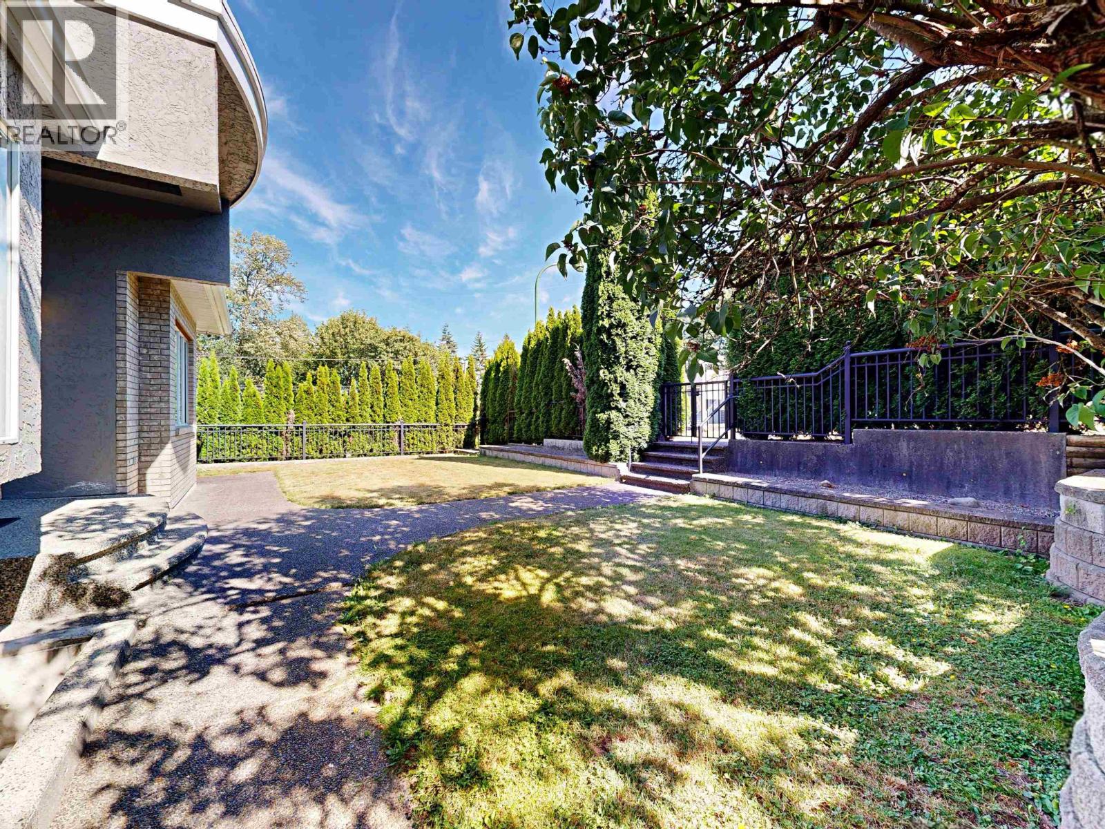4093 Nithsdale Street, Burnaby, British Columbia  V5G 1P5 - Photo 2 - R3139822