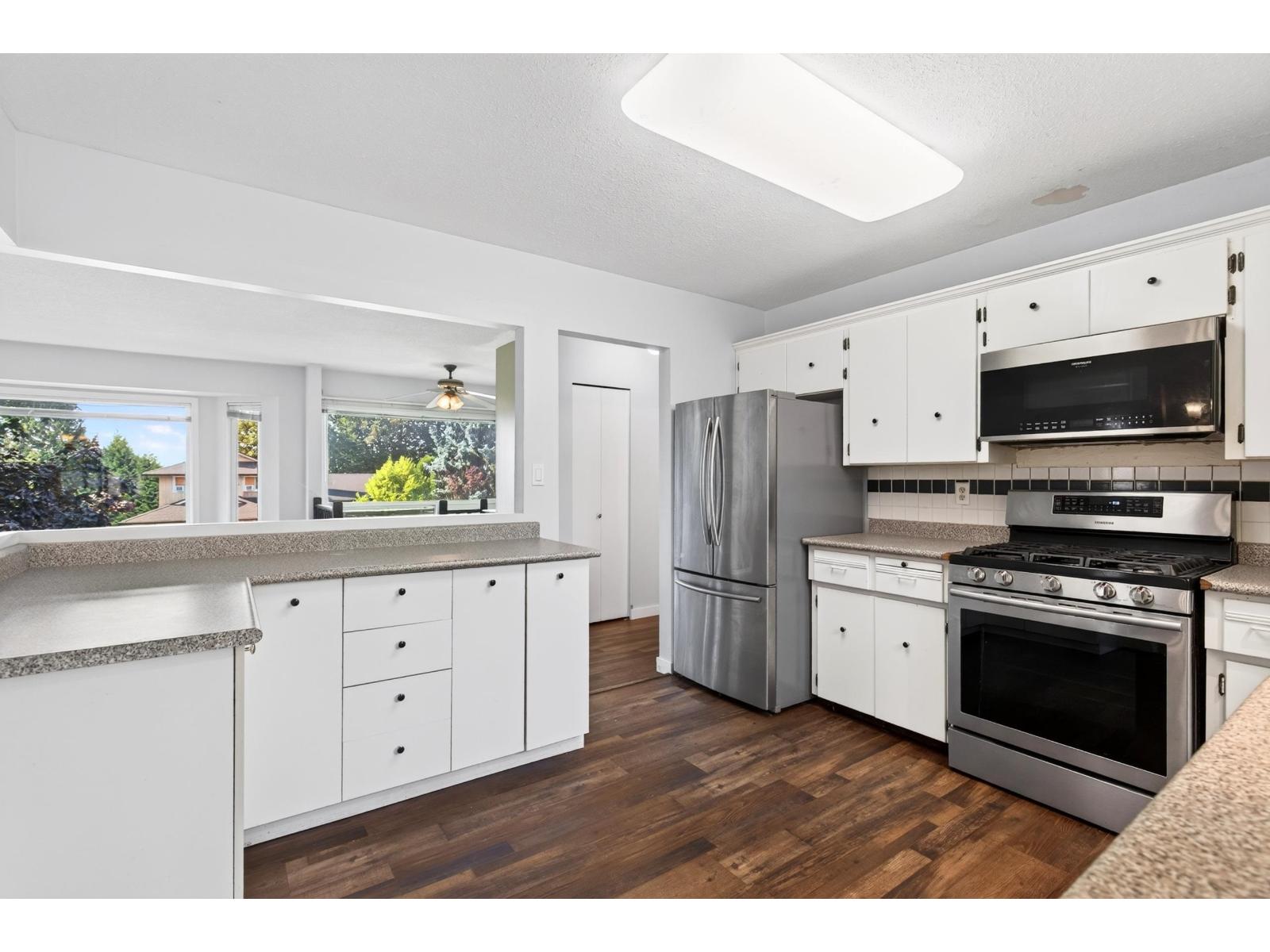 33383 Whidden Avenue, Mission, British Columbia  V2V 4Z6 - Photo 11 - R3154584