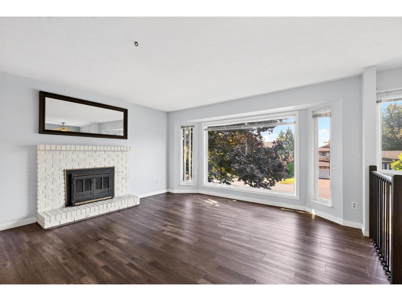 33383 Whidden Avenue, Mission, British Columbia  V2V 4Z6 - Photo 4 - R3154584