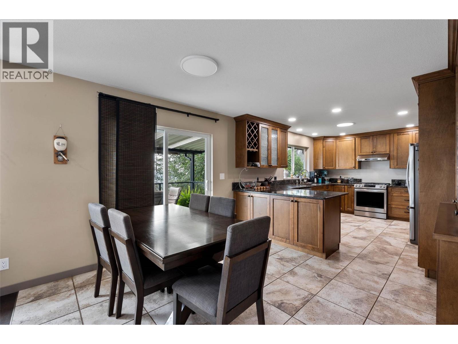 895a Georgeann Road, Kamloops, British Columbia  V2B 6H9 - Photo 9 - 10397392