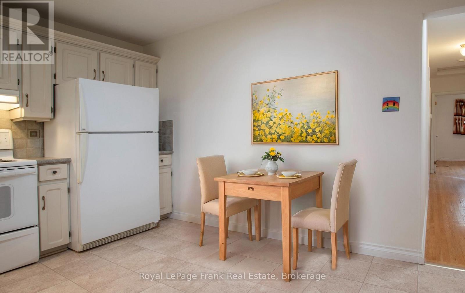 407 Glencastle Avenue, Oshawa, Ontario  L1J 3K7 - Photo 11 - E13667704