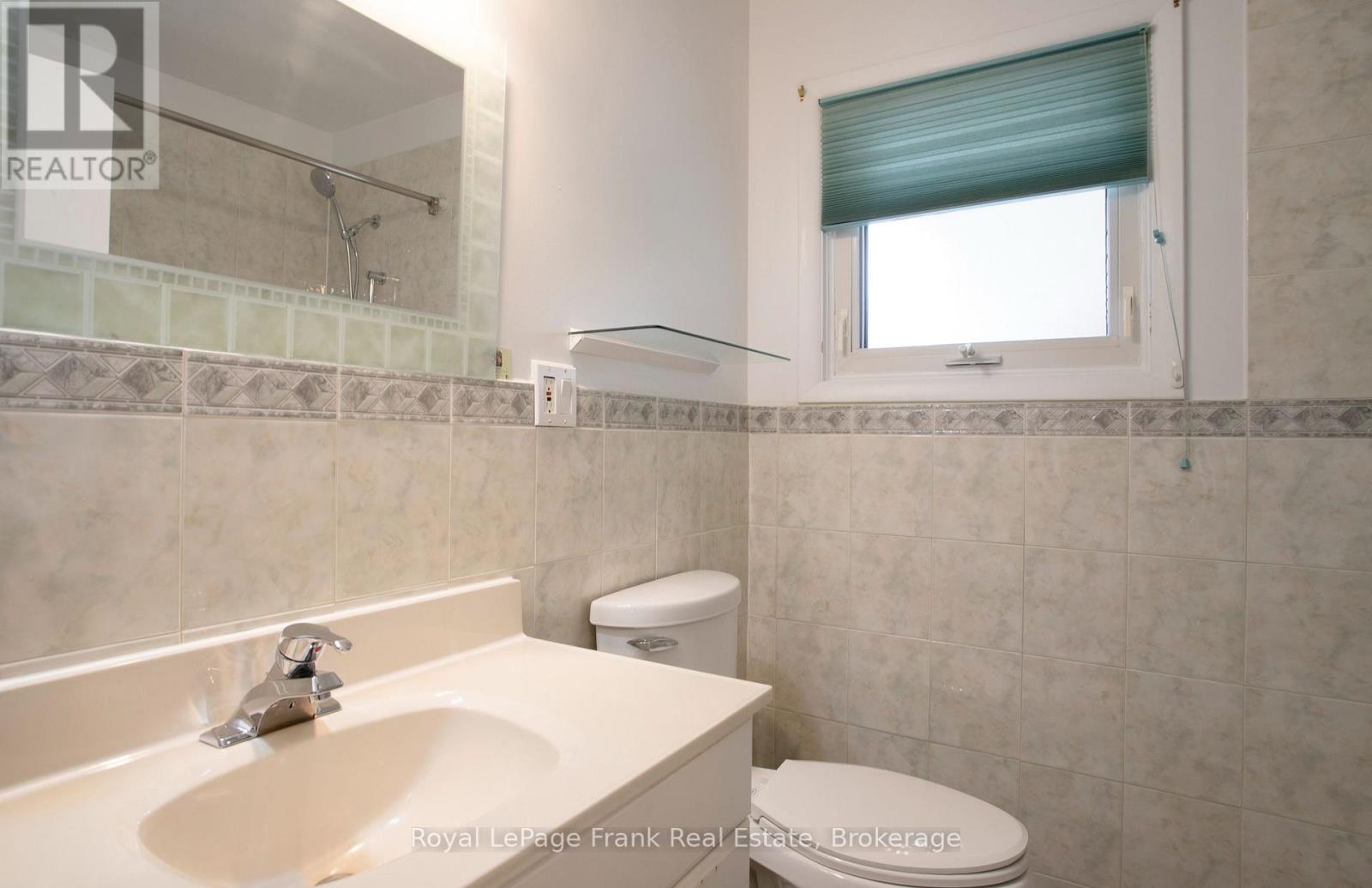 407 Glencastle Avenue, Oshawa, Ontario  L1J 3K7 - Photo 19 - E13667704