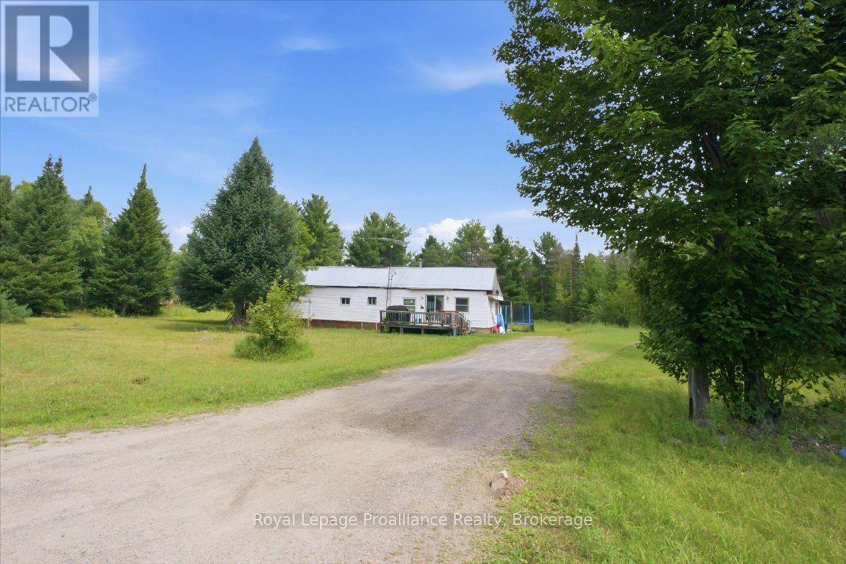 27 Hartin Road, Addington Highlands, Ontario  K0H 2G0 - Photo 2 - X13667674