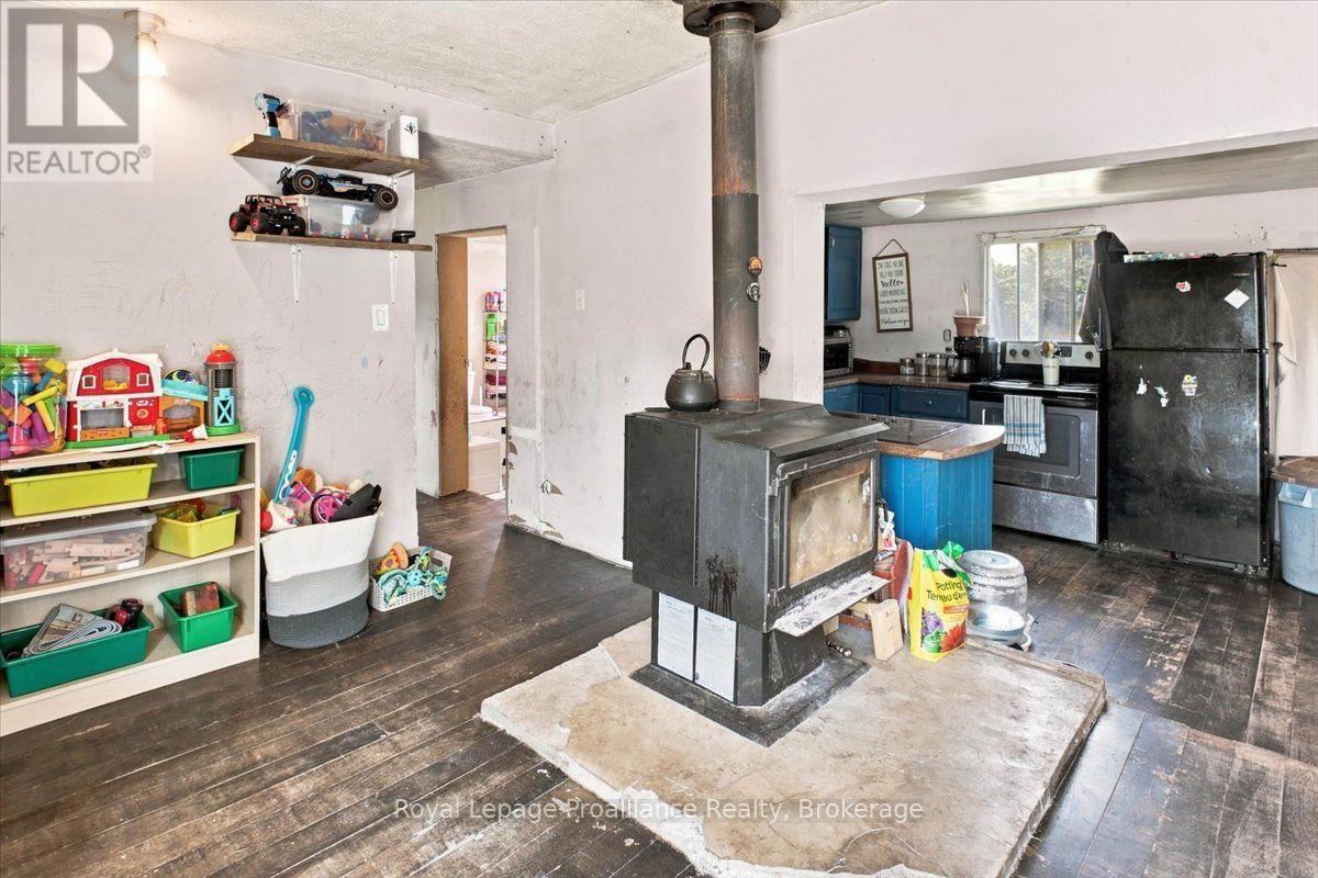 27 Hartin Road, Addington Highlands, Ontario  K0H 2G0 - Photo 9 - X13667674