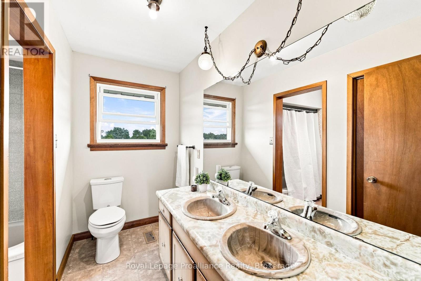 499 Mcmaster Road, Quinte West, Ontario  K8V 0N4 - Photo 34 - X13667680