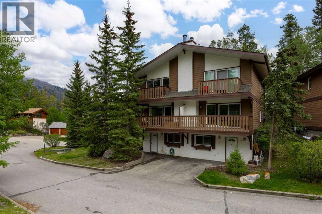 1, 1061 Evergreen Circle, Canmore, Alberta  T1W 2R2 - Photo 2 - A2316982