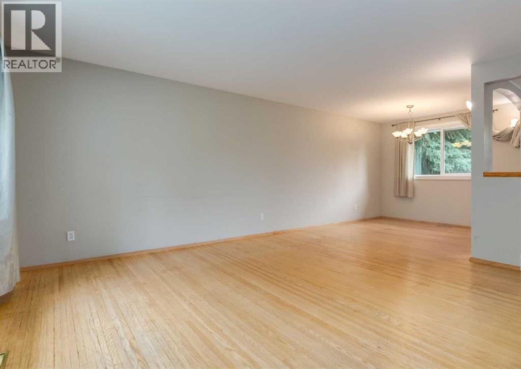 4220 Bowlen Street Nw, Calgary, Alberta  T2L 1P9 - Photo 3 - A2331197