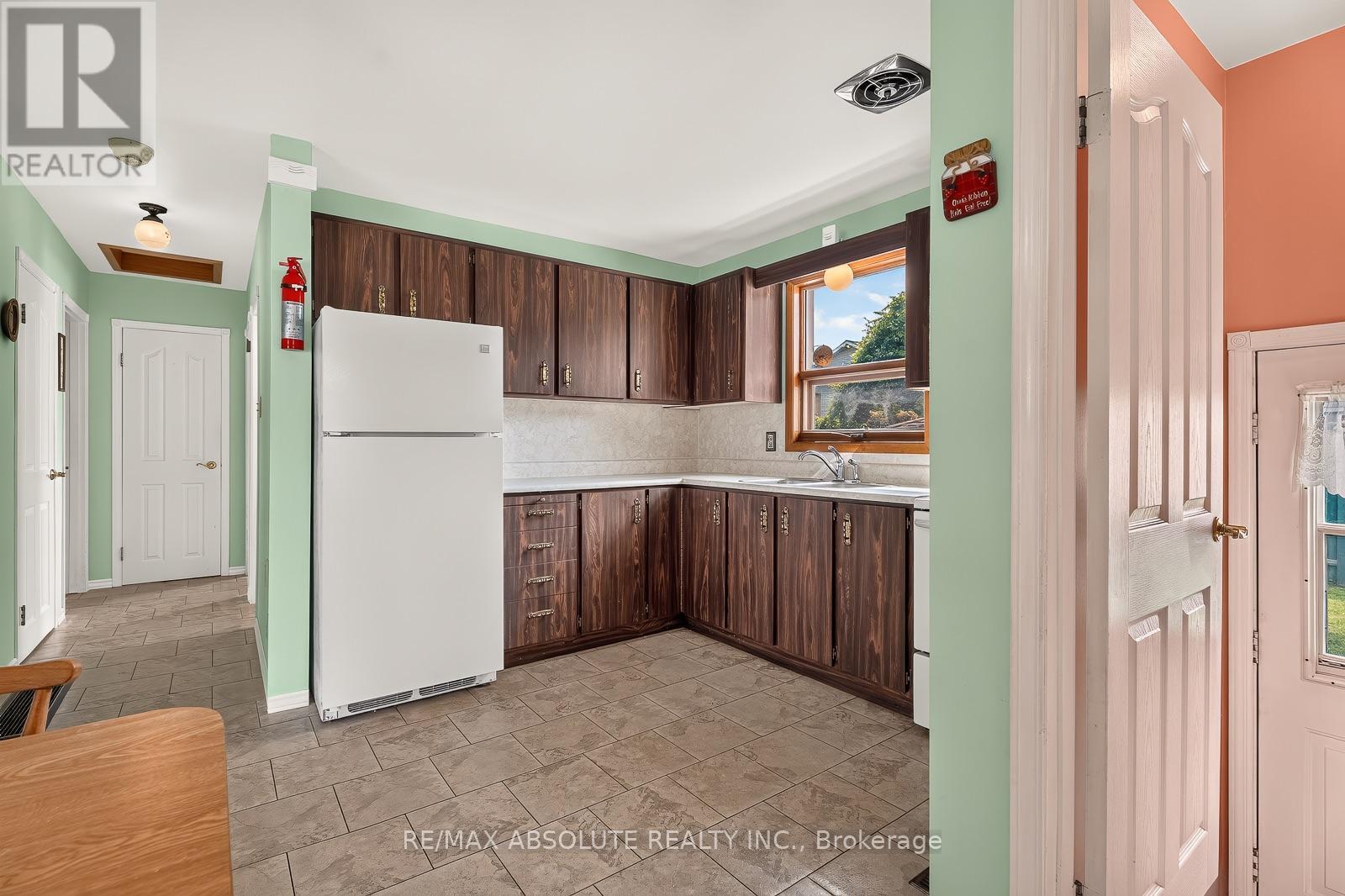 1880 Kingsdale Avenue, Ottawa, Ontario  K1T 1J1 - Photo 18 - X13667722