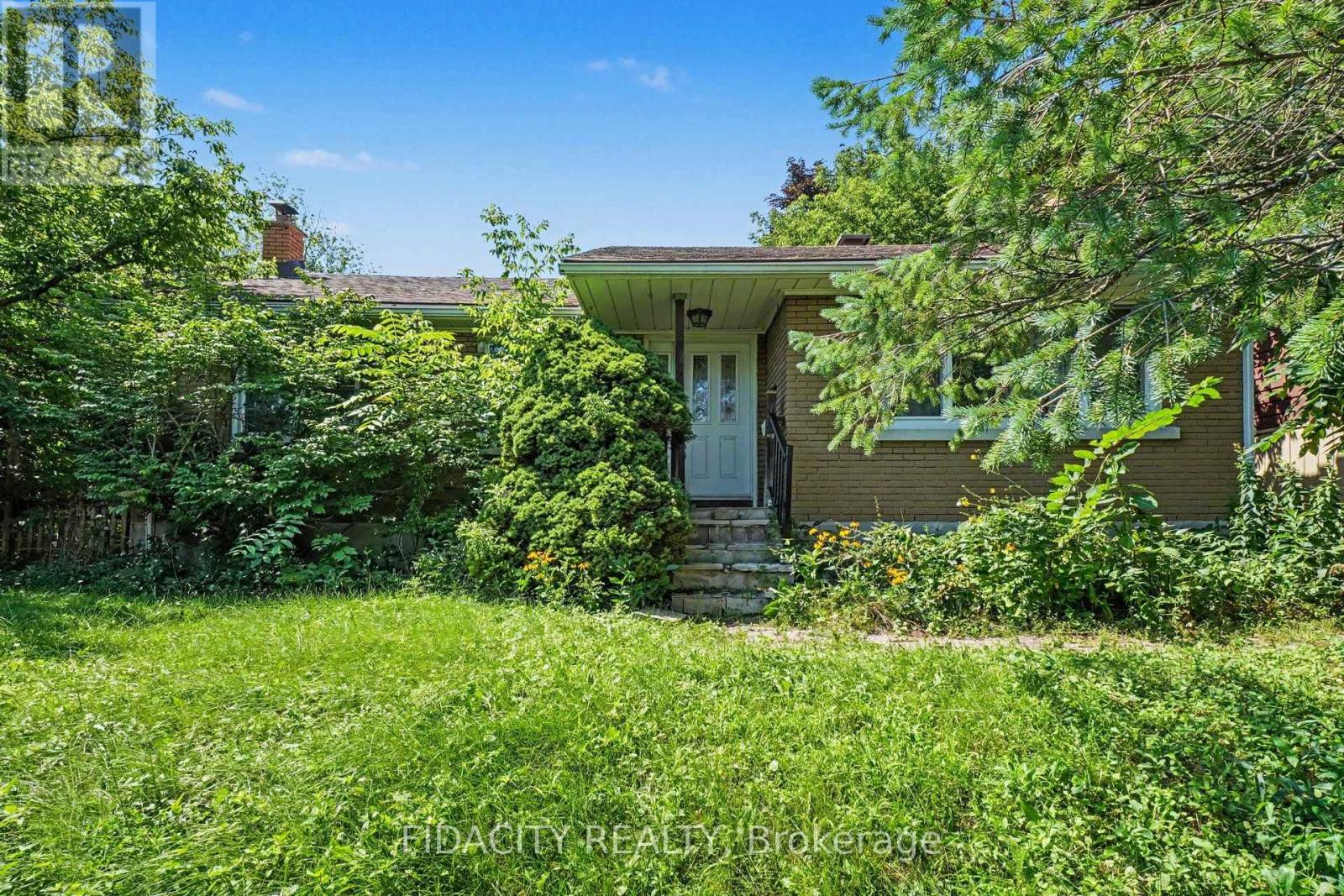 6 Malcolm Place, Ottawa, Ontario K2G 1P4 - Photo 3 - X13667768