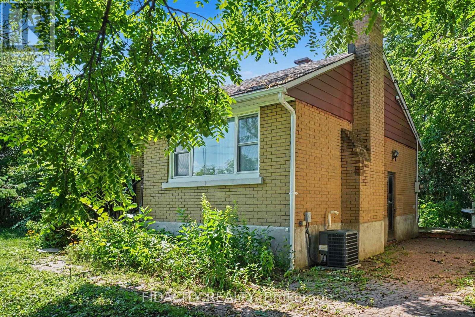 6 Malcolm Place, Ottawa, Ontario K2G 1P4 - Photo 4 - X13667768