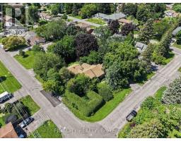 6 MALCOLM PLACE, Ottawa, Ontario