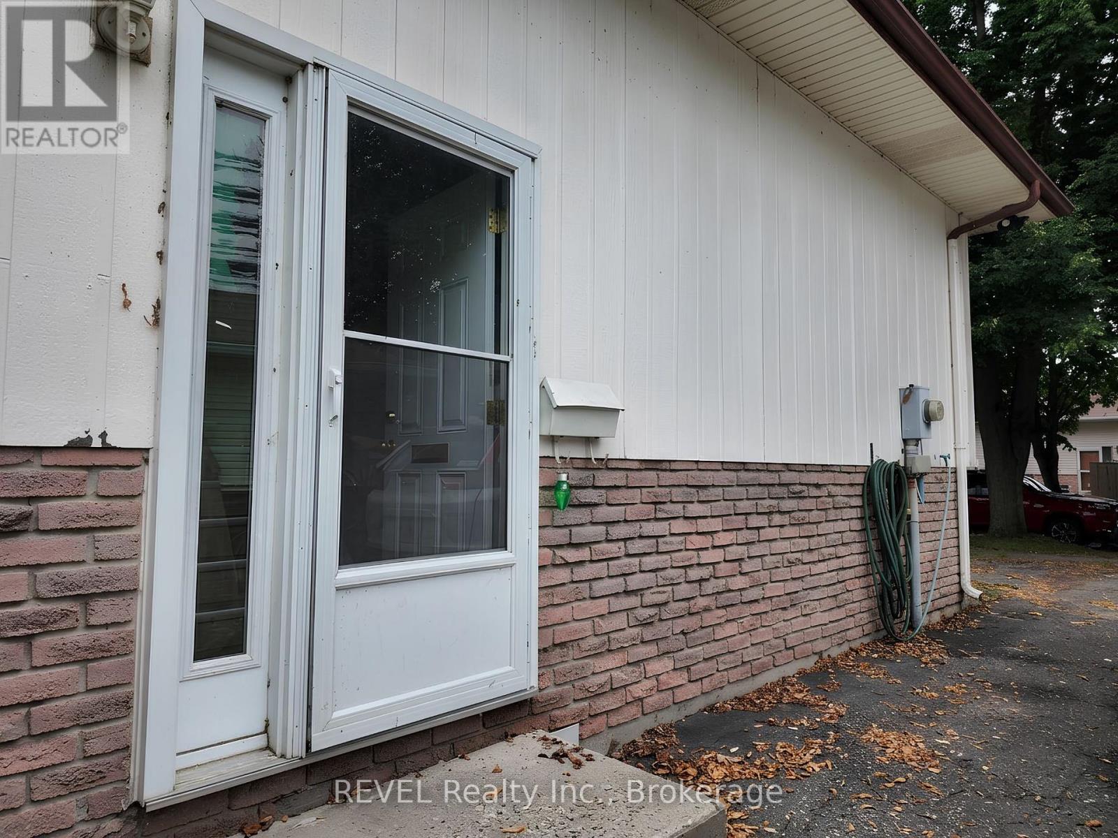 Main - 62 Elma Street E, St. Catharines, Ontario L2N 6Z7 - Photo 2 - X13667764