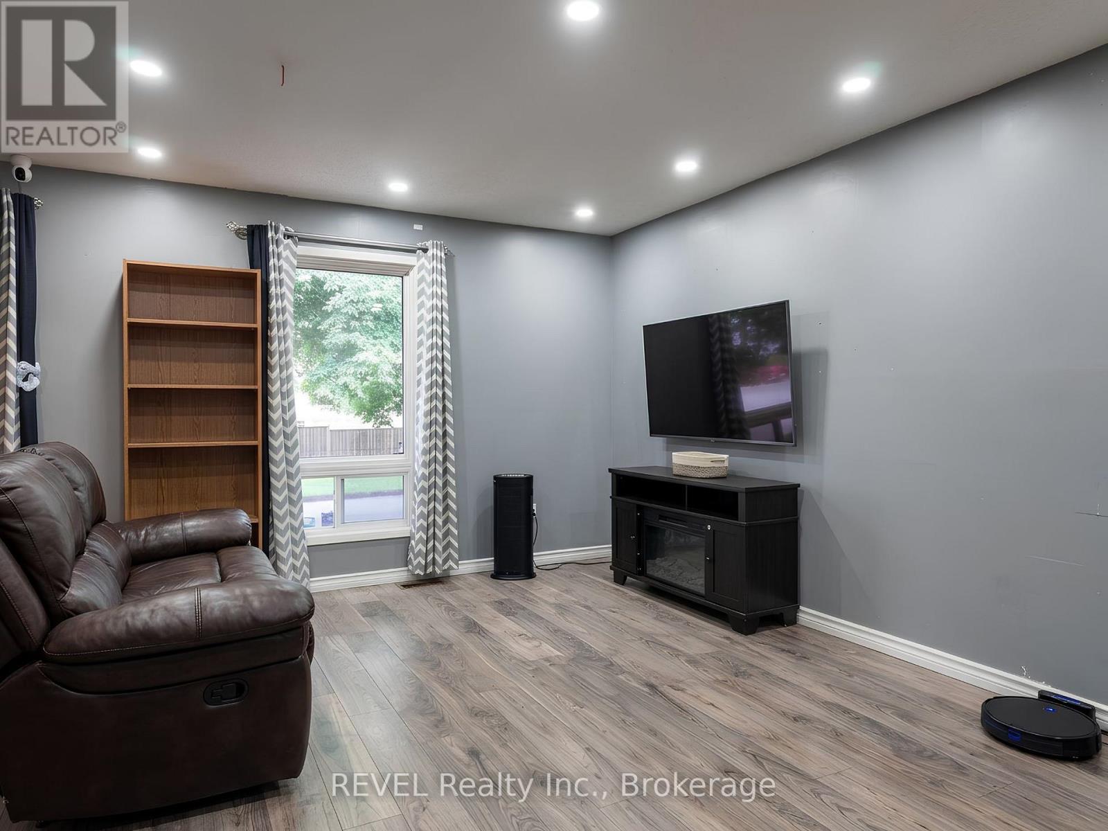 Main - 62 Elma Street E, St. Catharines, Ontario L2N 6Z7 - Photo 3 - X13667764