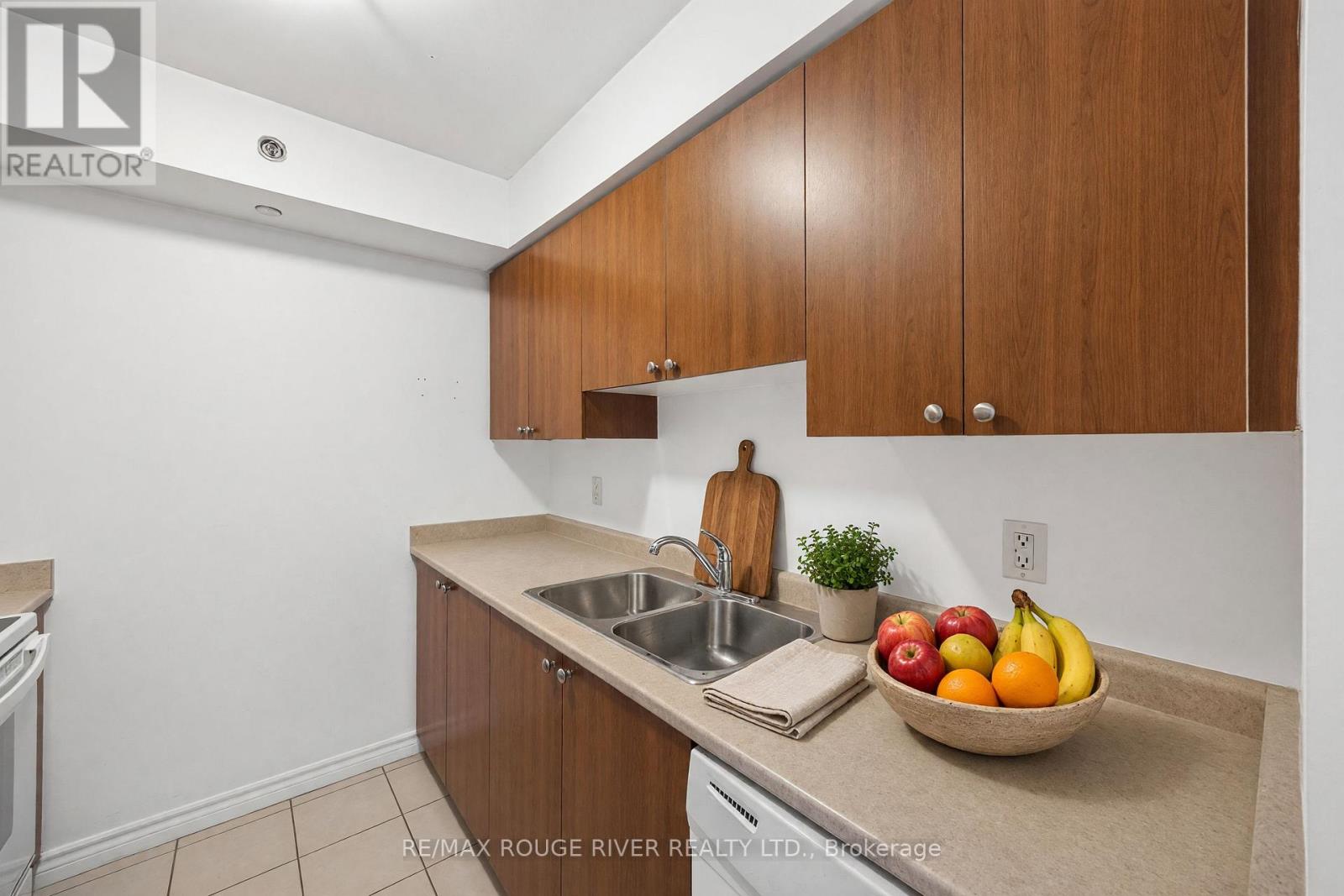 330 - 35 Saranac Boulevard, Toronto, Ontario  M6A 2G4 - Photo 10 - C13667688