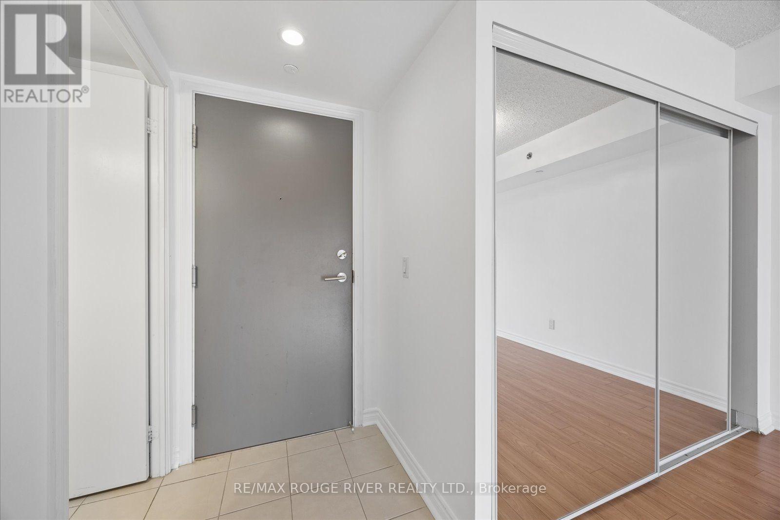330 - 35 Saranac Boulevard, Toronto, Ontario  M6A 2G4 - Photo 2 - C13667688