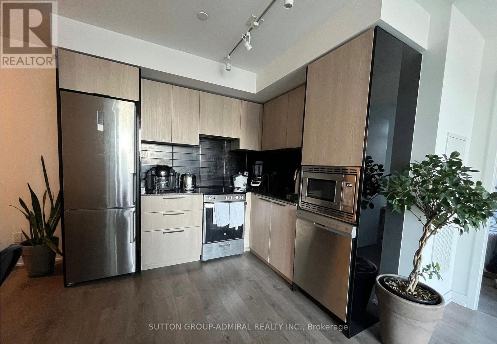 812 - 501 Yonge Street, Toronto, Ontario  M4Y 1Y3 - Photo 2 - C13667748