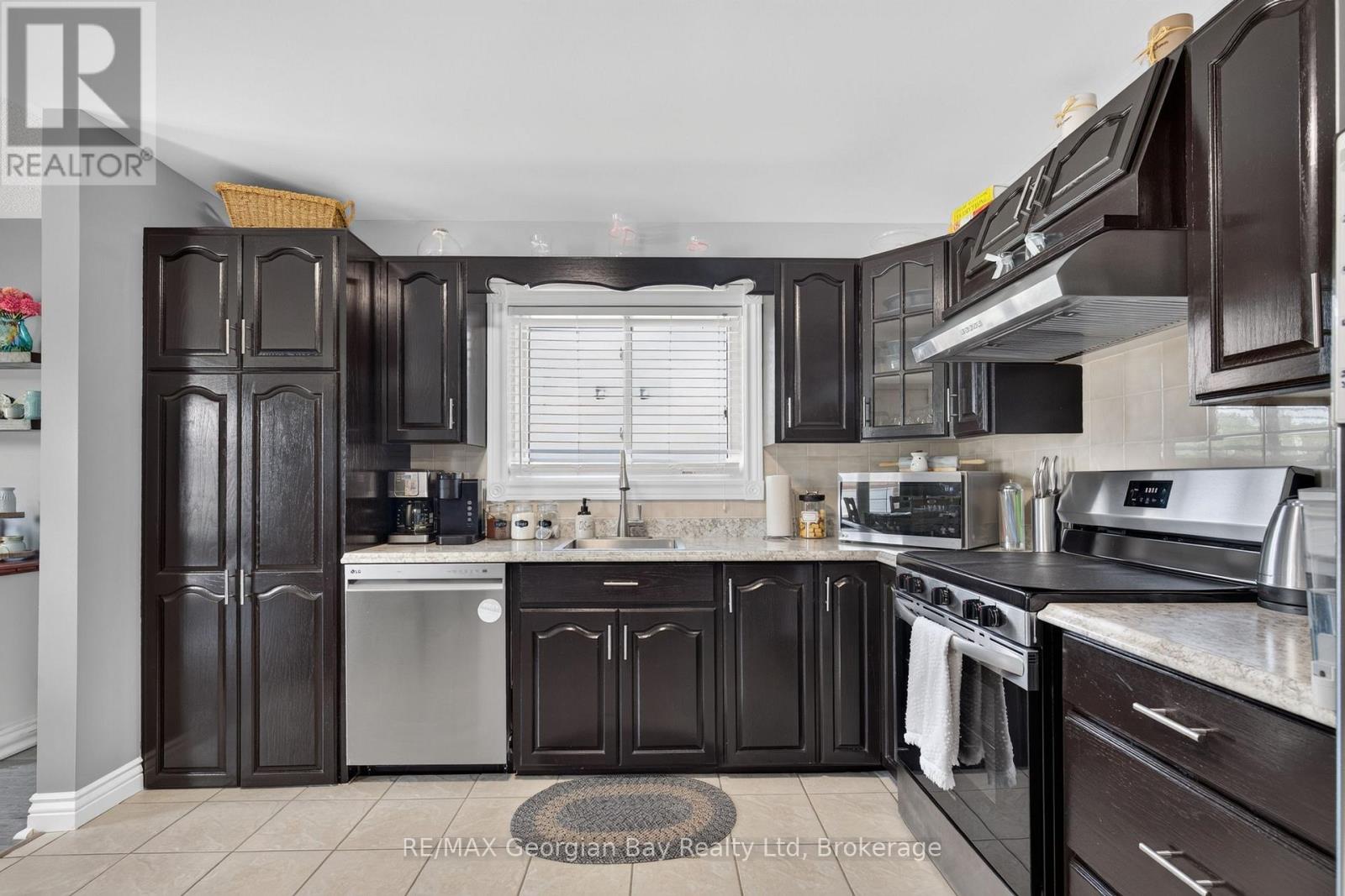3 Copeland Street, Penetanguishene, Ontario  L9M 1K3 - Photo 10 - S13667698
