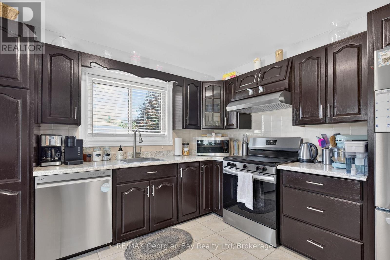3 Copeland Street, Penetanguishene, Ontario  L9M 1K3 - Photo 11 - S13667698